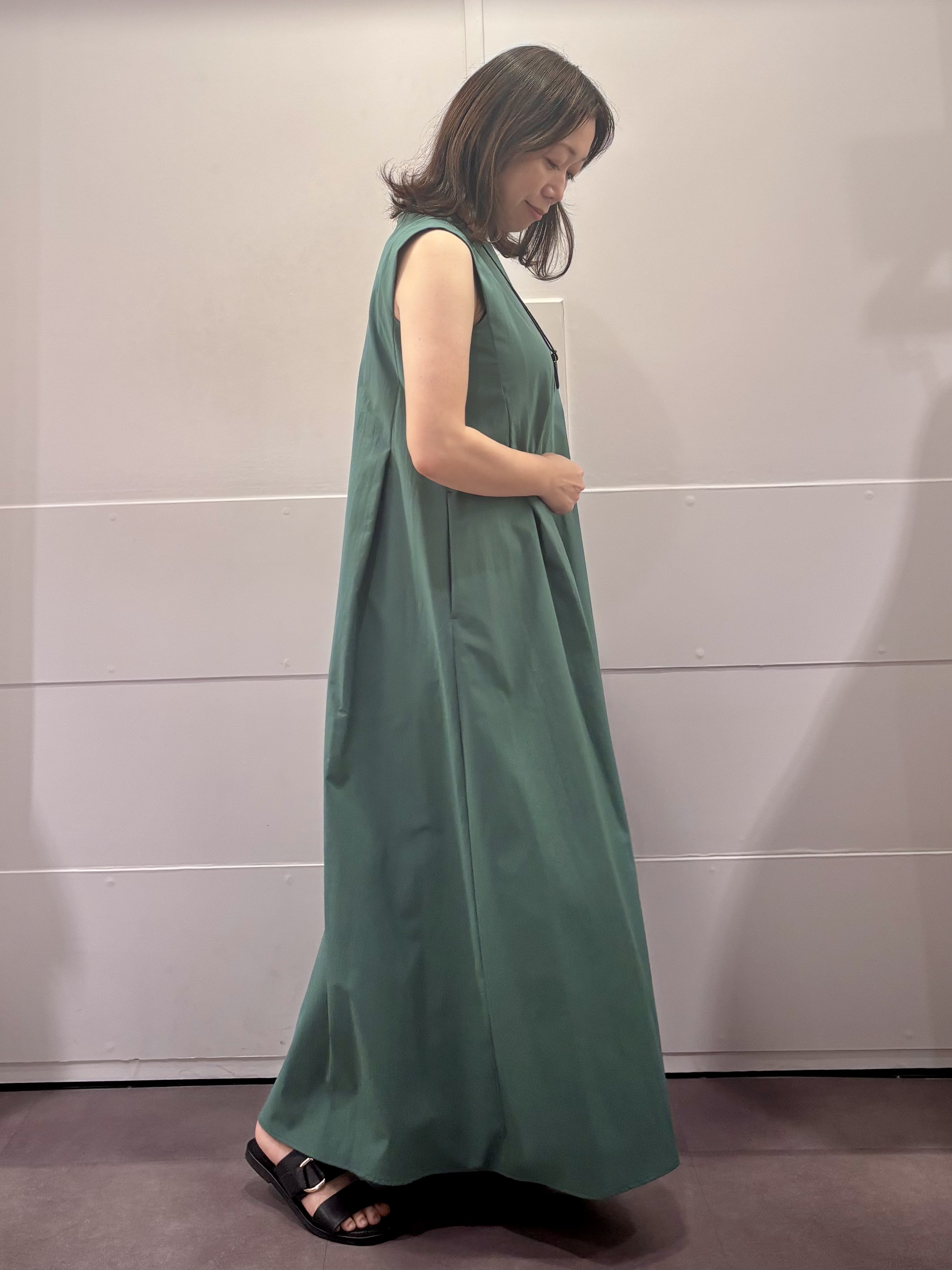TOKOさんの「UNTITLED｜【残暑も快適/接触冷感/UVカット/吸水速乾】Aラインロングワンピース」を使ったコーディネート