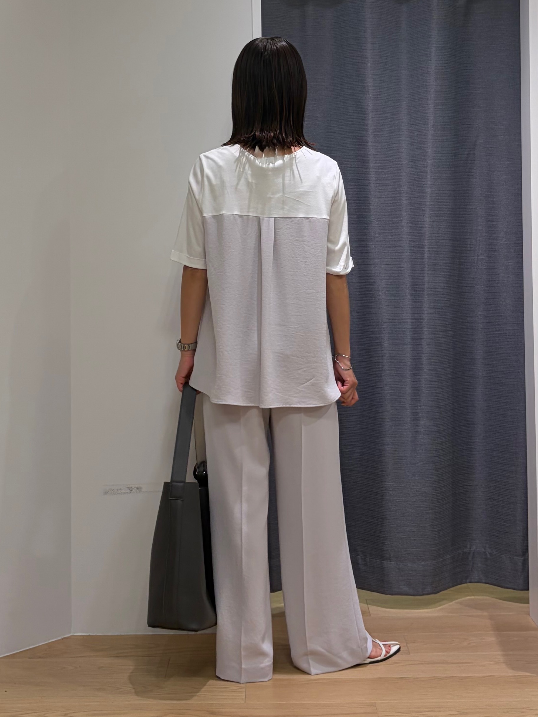 Mikoさんの「INDIVI｜【着る日傘／SETUP可能】ビスチェレイヤード風トップス」を使ったコーディネート