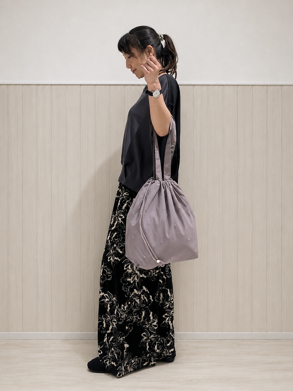 まつみさんの「SHOO･LA･RUE｜【UV/抗菌防臭/洗濯機可】ヒップまわりを自然にカバー 異素材ドッキング 裾タックトップス」を使ったコーディネート