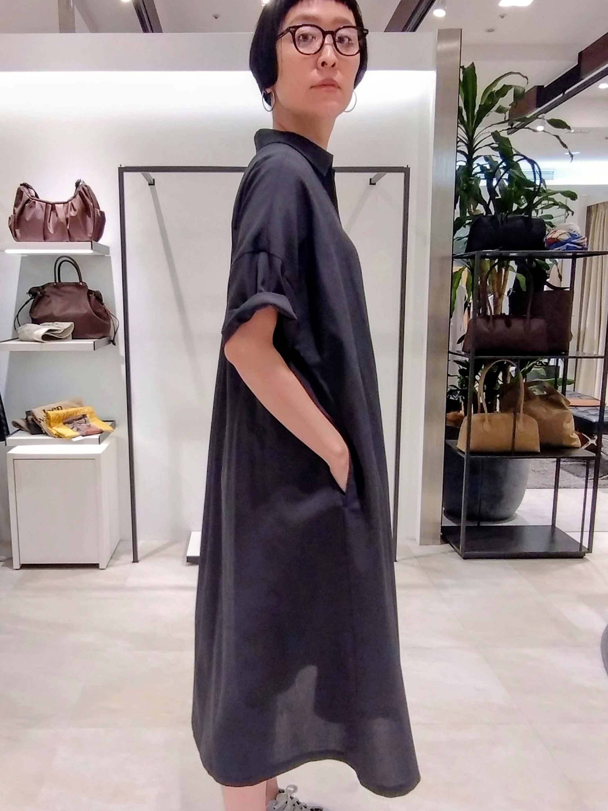 まちこさんの「UNTITLED｜【初秋も活躍/UVカット/接触冷感】エアリークールワンピース」を使ったコーディネート