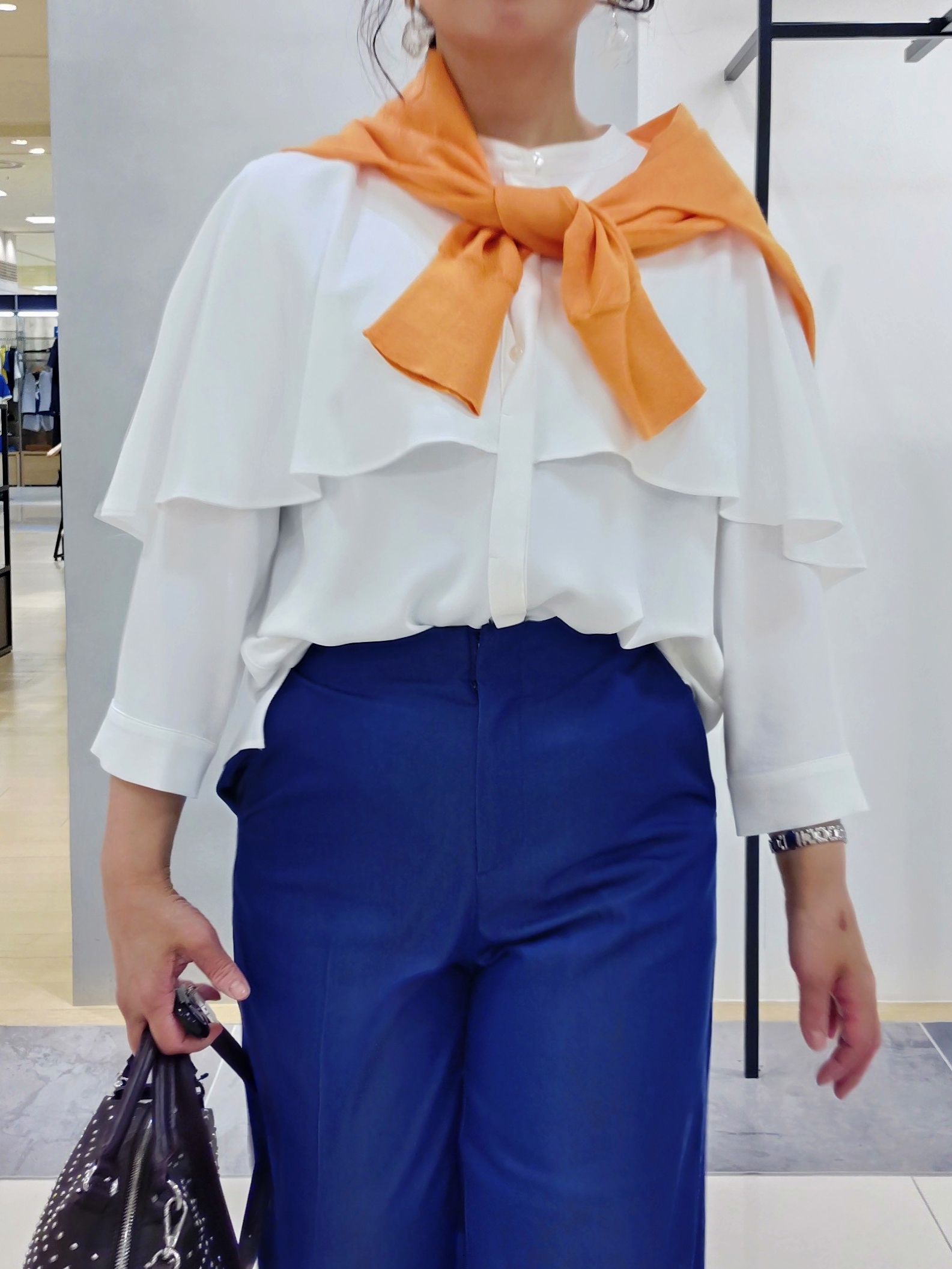 TOMOMIさんの「INDIVI｜【洗える／UVケア／SETUP可能】デニムライクワイドパンツ」を使ったコーディネート