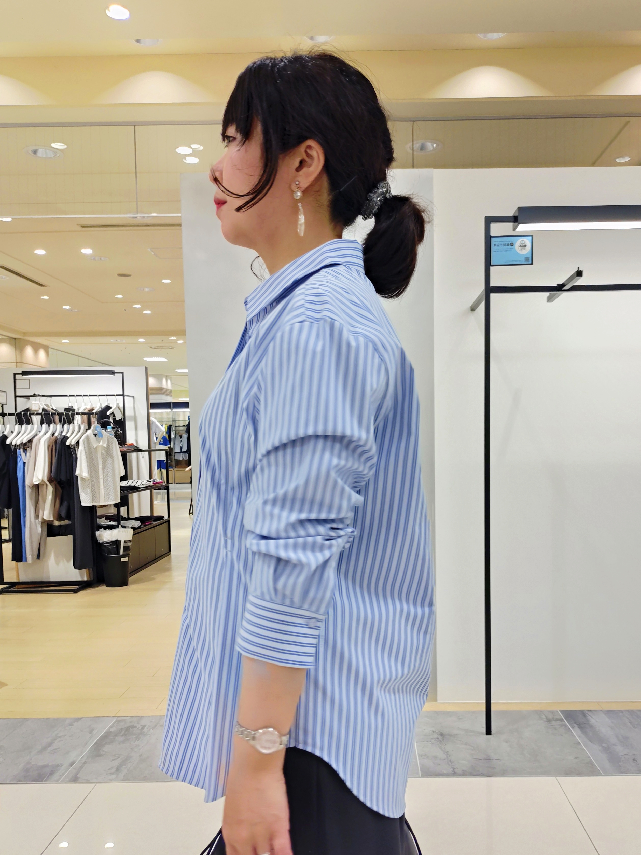 TOMOMIさんの「INDIVI｜【初秋/防シワ/着る日傘】イージーワイドパンツ」を使ったコーディネート