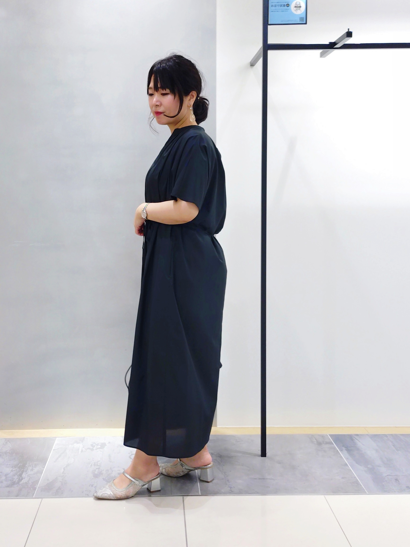 TOMOMIさんの「INDIVI｜【撥水／UVカット】ベルト付きワンピース」を使ったコーディネート