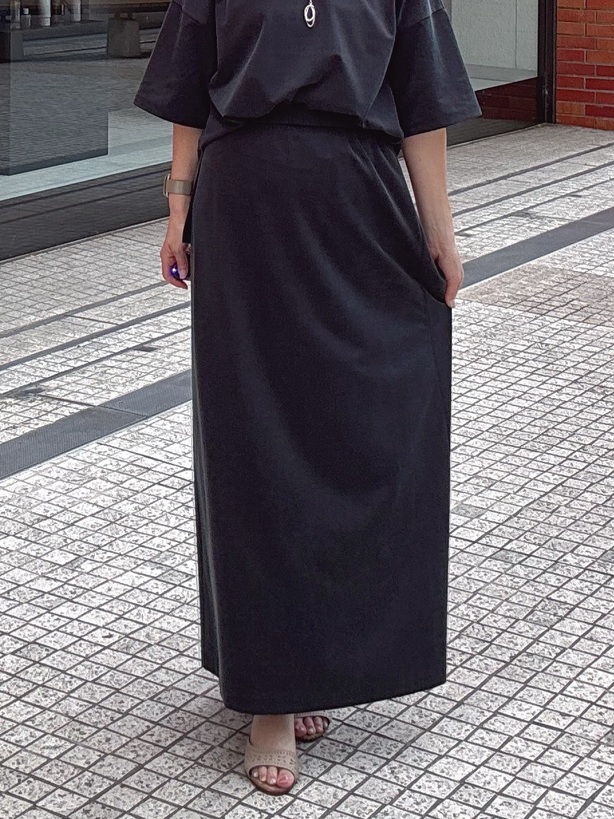 makiさんの「UNTITLED｜【きれいめTシャツ/セットアップ可】ヴィンテージライクプルオーバー」を使ったコーディネート