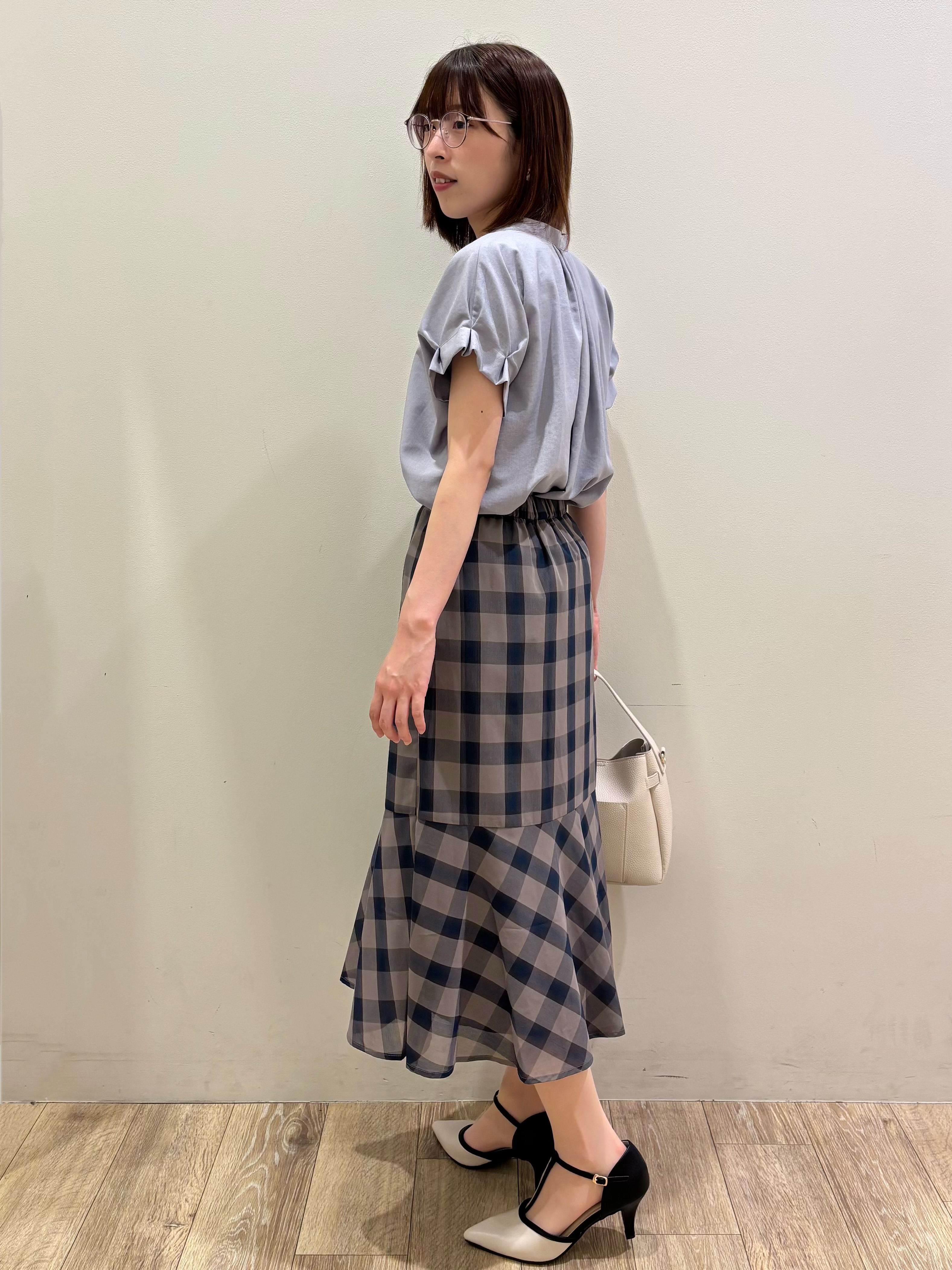 honamiさんの「index｜【接触冷感／吸水速乾】タックスキッパーブラウス《防シワ／イージーアイロン／洗濯機OK／9col》」を使ったコーディネート