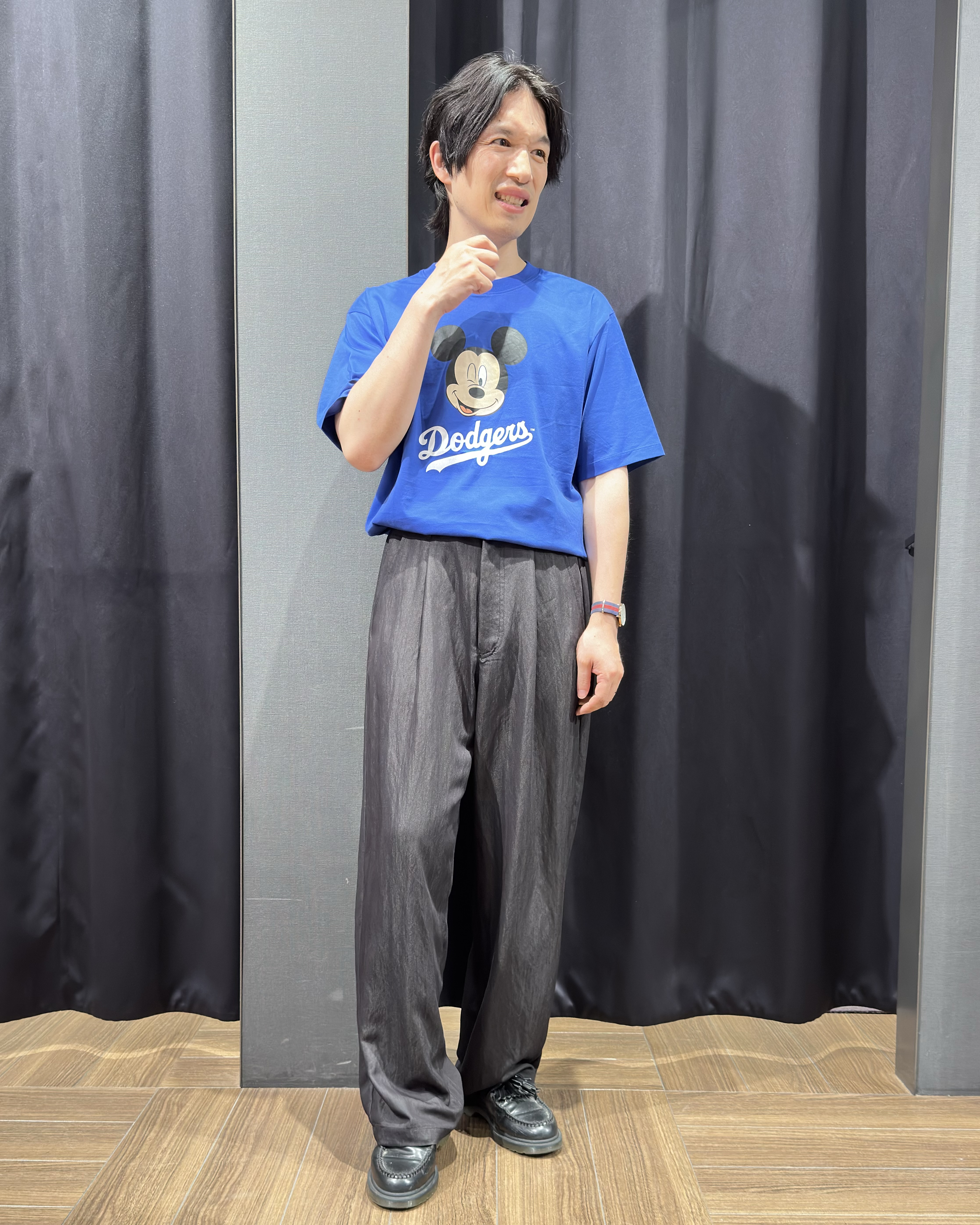 tomoyaさんの「THE SHOP TK｜【Disney】【MLB】スペシャルデザイン半袖Tシャツ」を使ったコーディネート