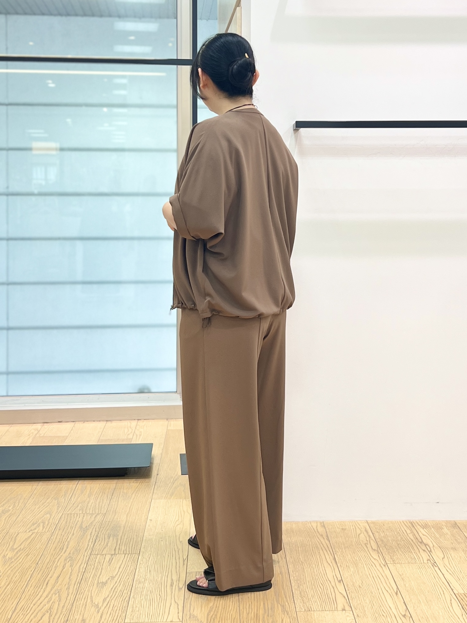 shimaさんの「INDIVI｜【秋羽織り/着る日傘】ドルマンフォルムブルゾン」を使ったコーディネート