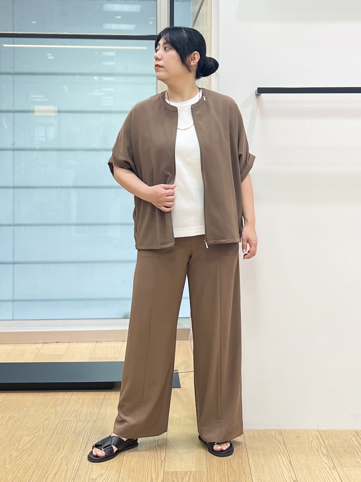 shimaさんの「INDIVI｜【秋羽織り/着る日傘】ドルマンフォルムブルゾン」を使ったコーディネート