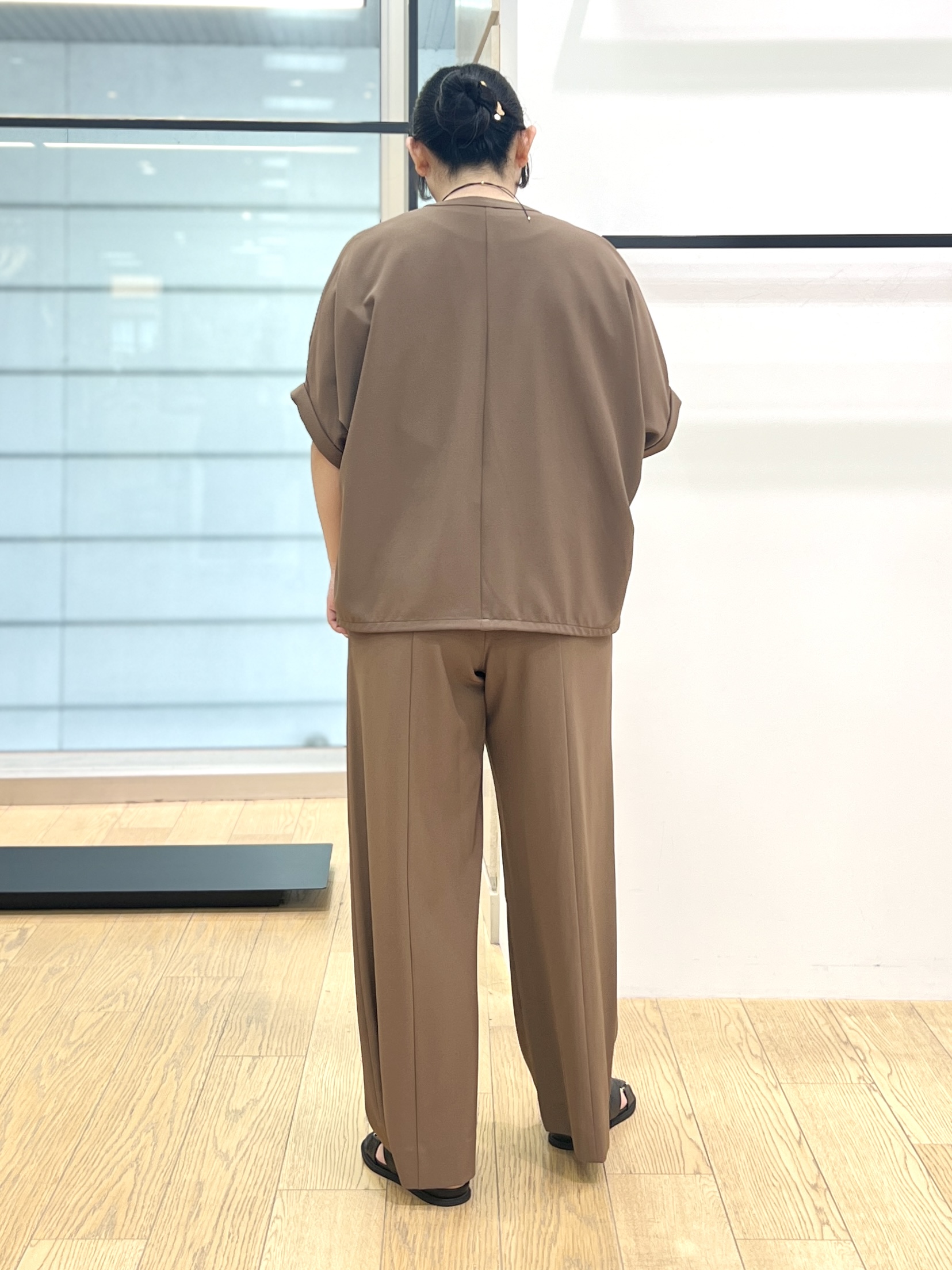shimaさんの「INDIVI｜【秋羽織り/着る日傘】ドルマンフォルムブルゾン」を使ったコーディネート