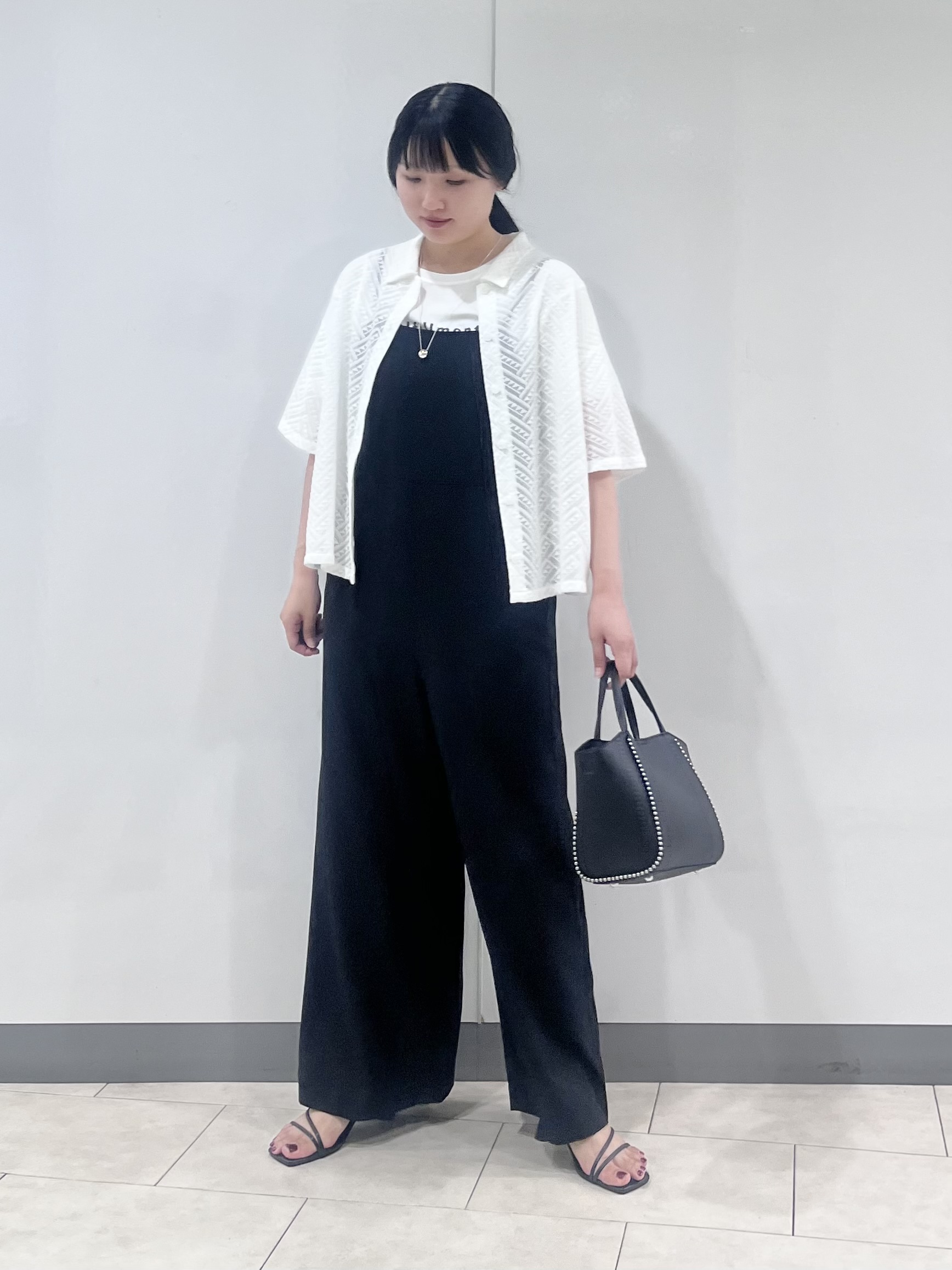 hasuさんの「INDIVI｜【洗える/日本製】幾何学柄レースシャツ」を使ったコーディネート