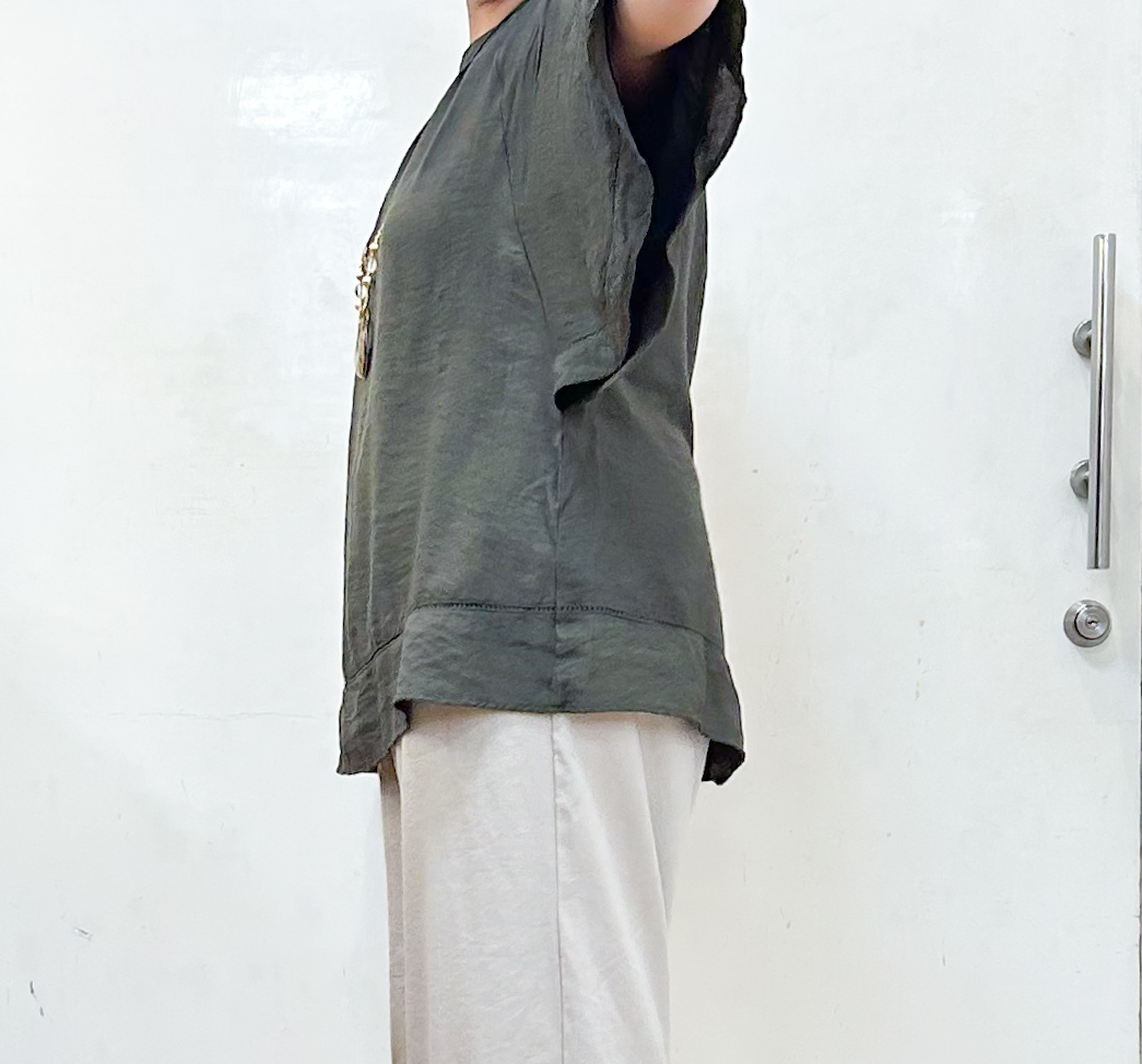haruさんの「SHOO･LA･RUE｜【S-LL/洗濯機可/体型カバー】はしごレースがポイント スラブポンチョ風ブラウス」を使ったコーディネート