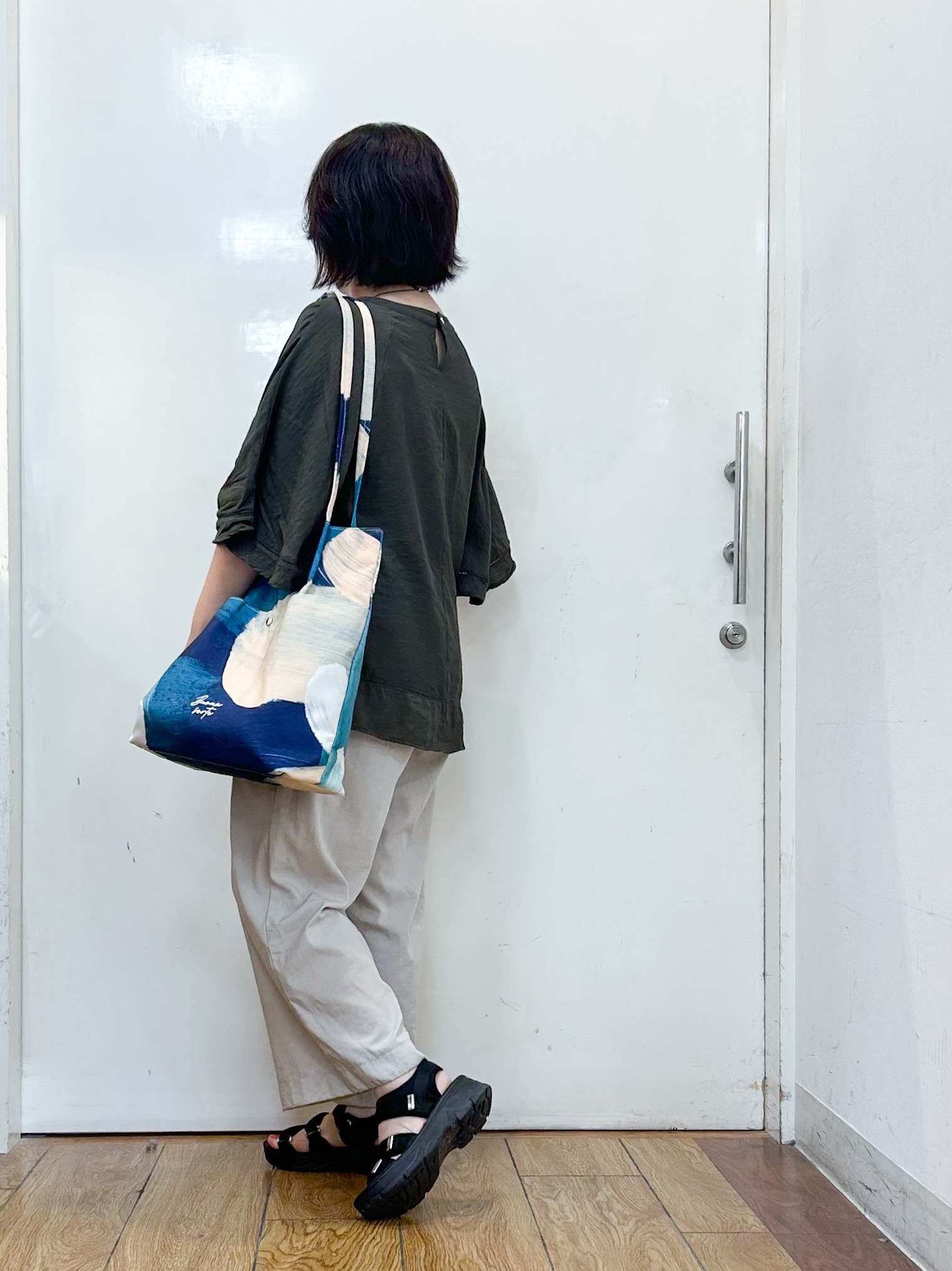 haruさんの「SHOO･LA･RUE｜【S-LL/洗濯機可/体型カバー】はしごレースがポイント スラブポンチョ風ブラウス」を使ったコーディネート