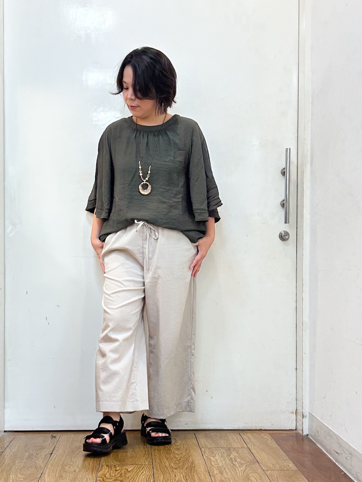 haruさんの「SHOO･LA･RUE｜【S-LL/洗濯機可/体型カバー】はしごレースがポイント スラブポンチョ風ブラウス」を使ったコーディネート