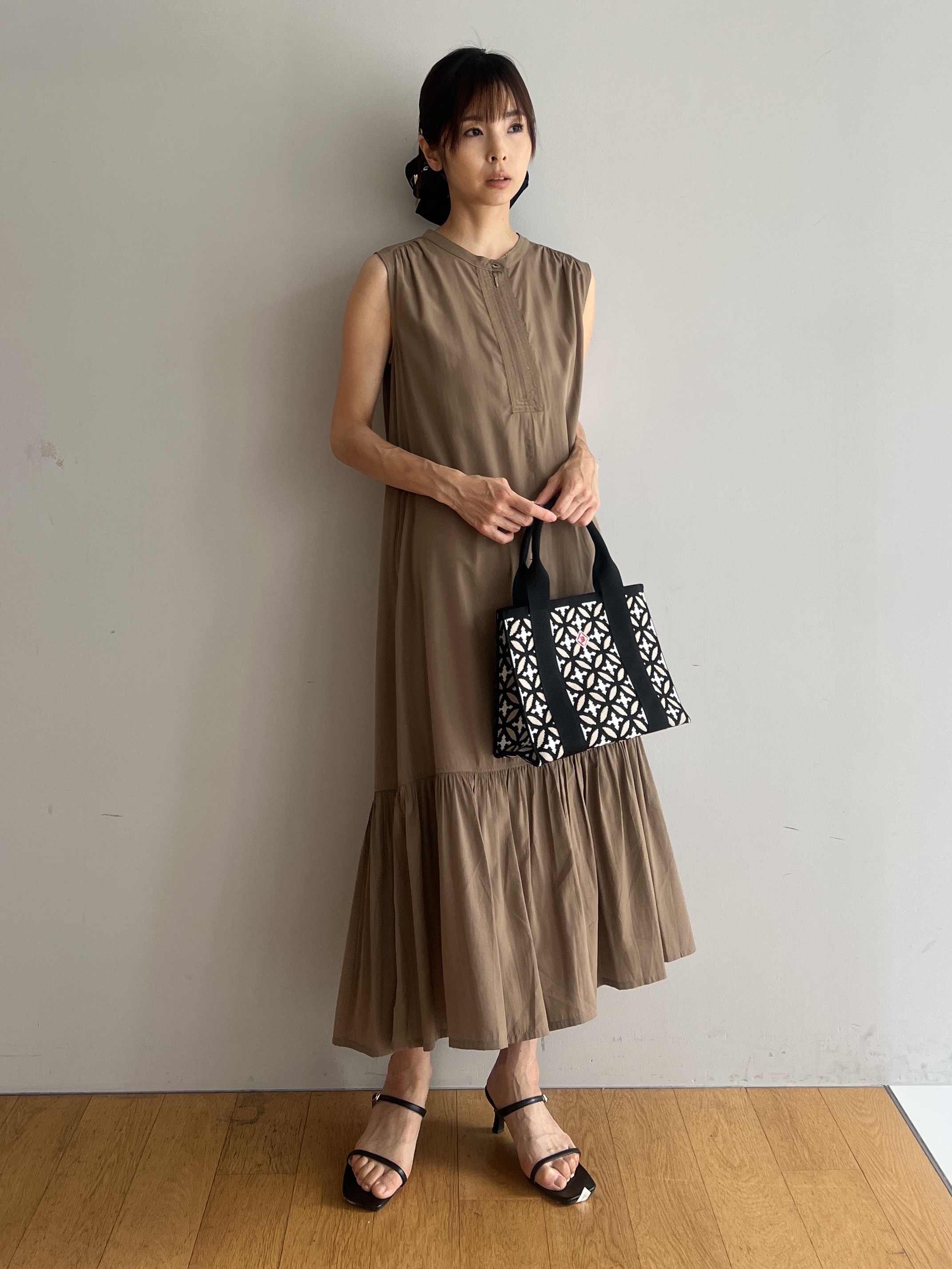 misaさんの「DRESSTERIOR｜【otonaMUSE5月号掲載】スキニーベルトサンダル」を使ったコーディネート