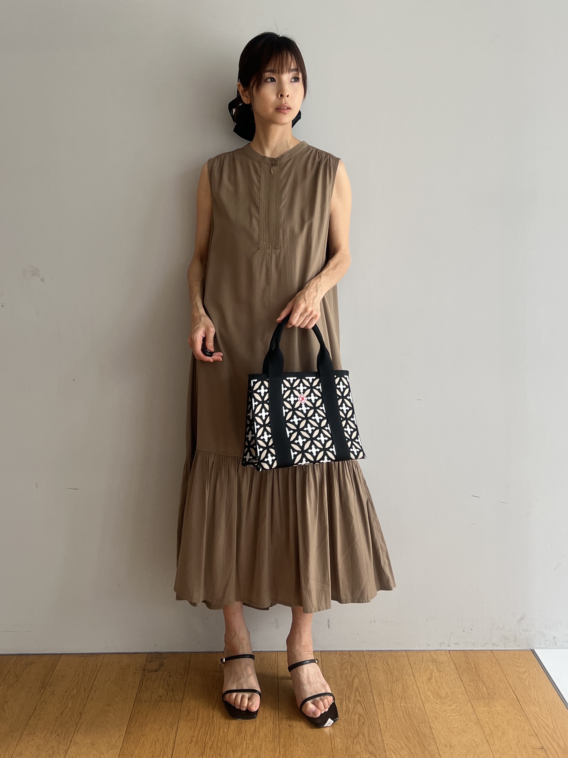 misaさんの「DRESSTERIOR｜【otonaMUSE5月号掲載】スキニーベルトサンダル」を使ったコーディネート
