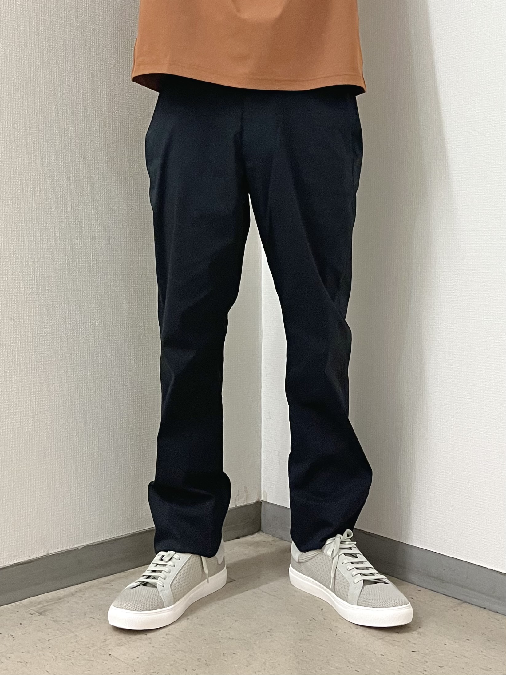 URAさんの「TAKEO KIKUCHI｜【汗染み軽減/接触冷感】フェイクレイヤード ワンポイント刺繍Ｔシャツ」を使ったコーディネート