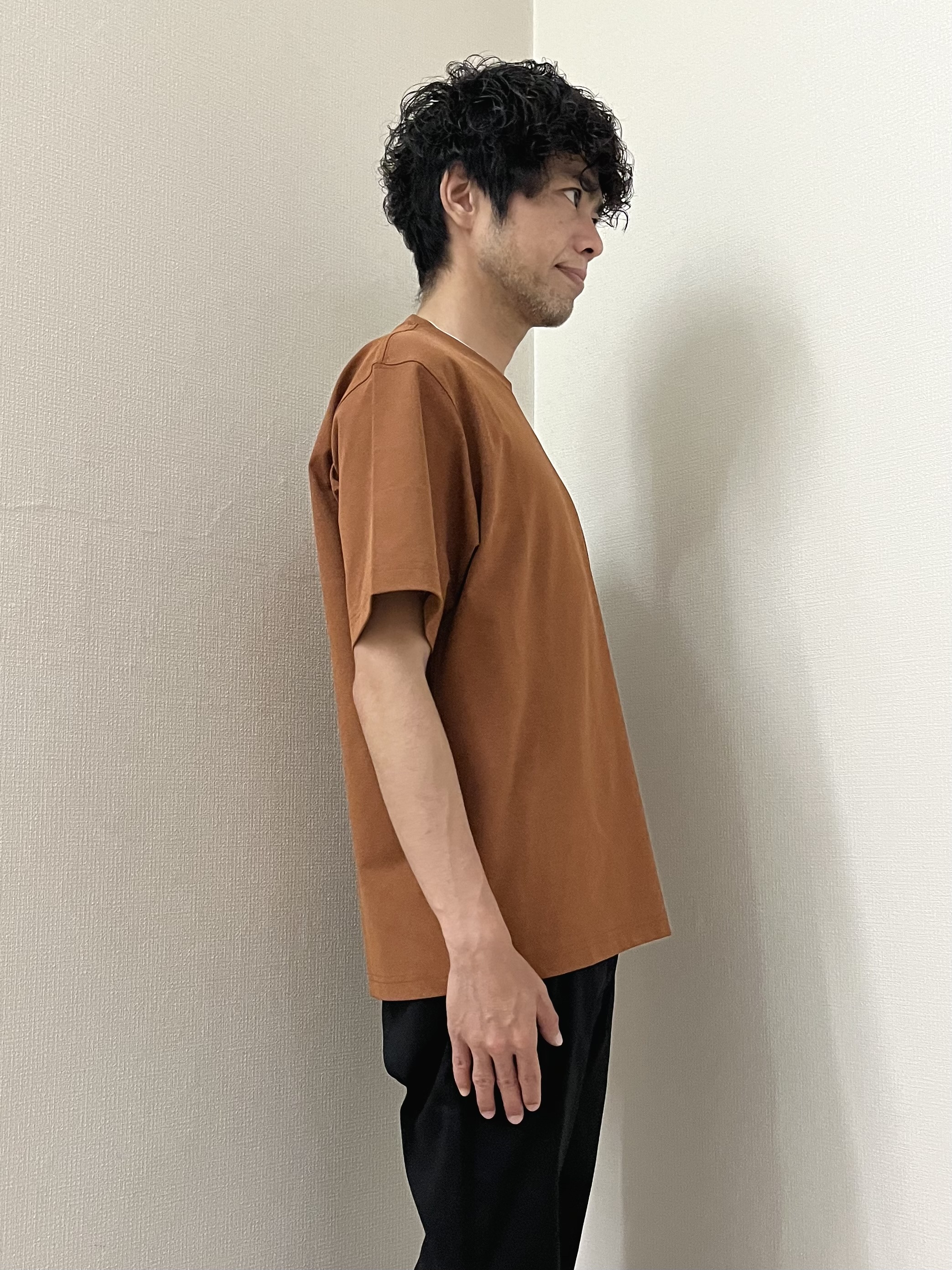 URAさんの「TAKEO KIKUCHI｜【汗染み軽減/接触冷感】フェイクレイヤード ワンポイント刺繍Ｔシャツ」を使ったコーディネート