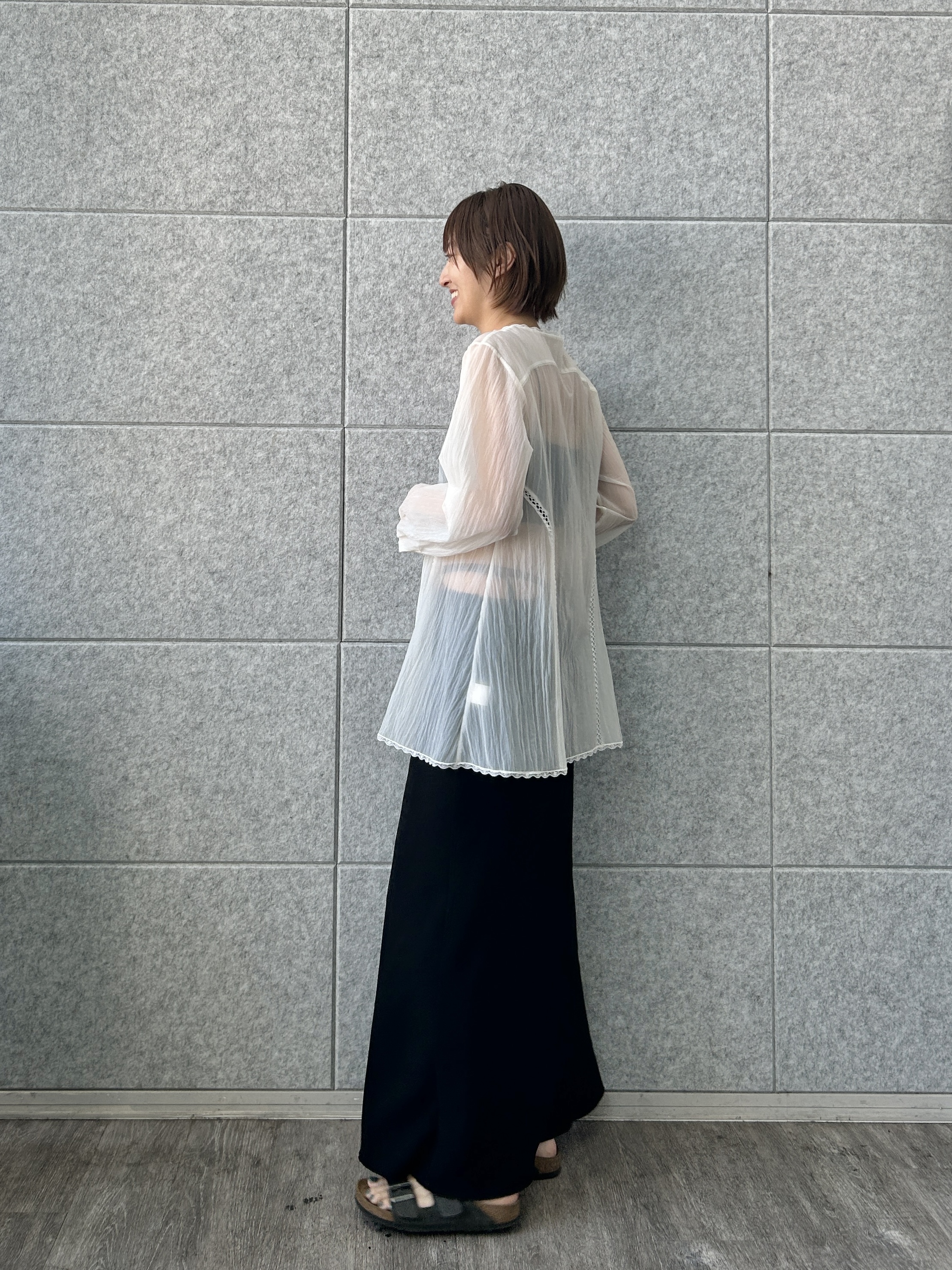 harunaさんの「CODE A｜lace－inset sheer tunic」を使ったコーディネート