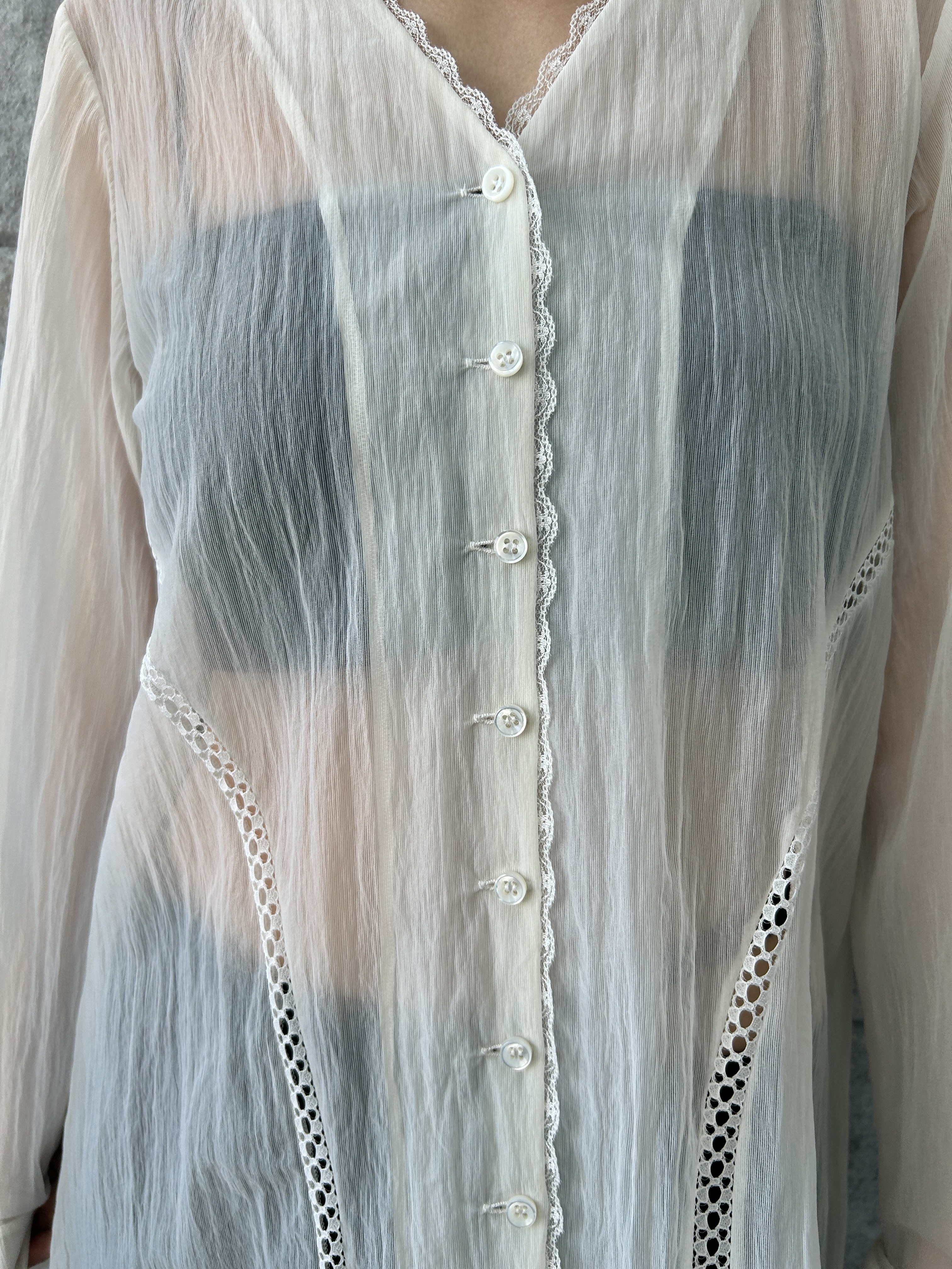 harunaさんの「CODE A｜lace－inset sheer tunic」を使ったコーディネート