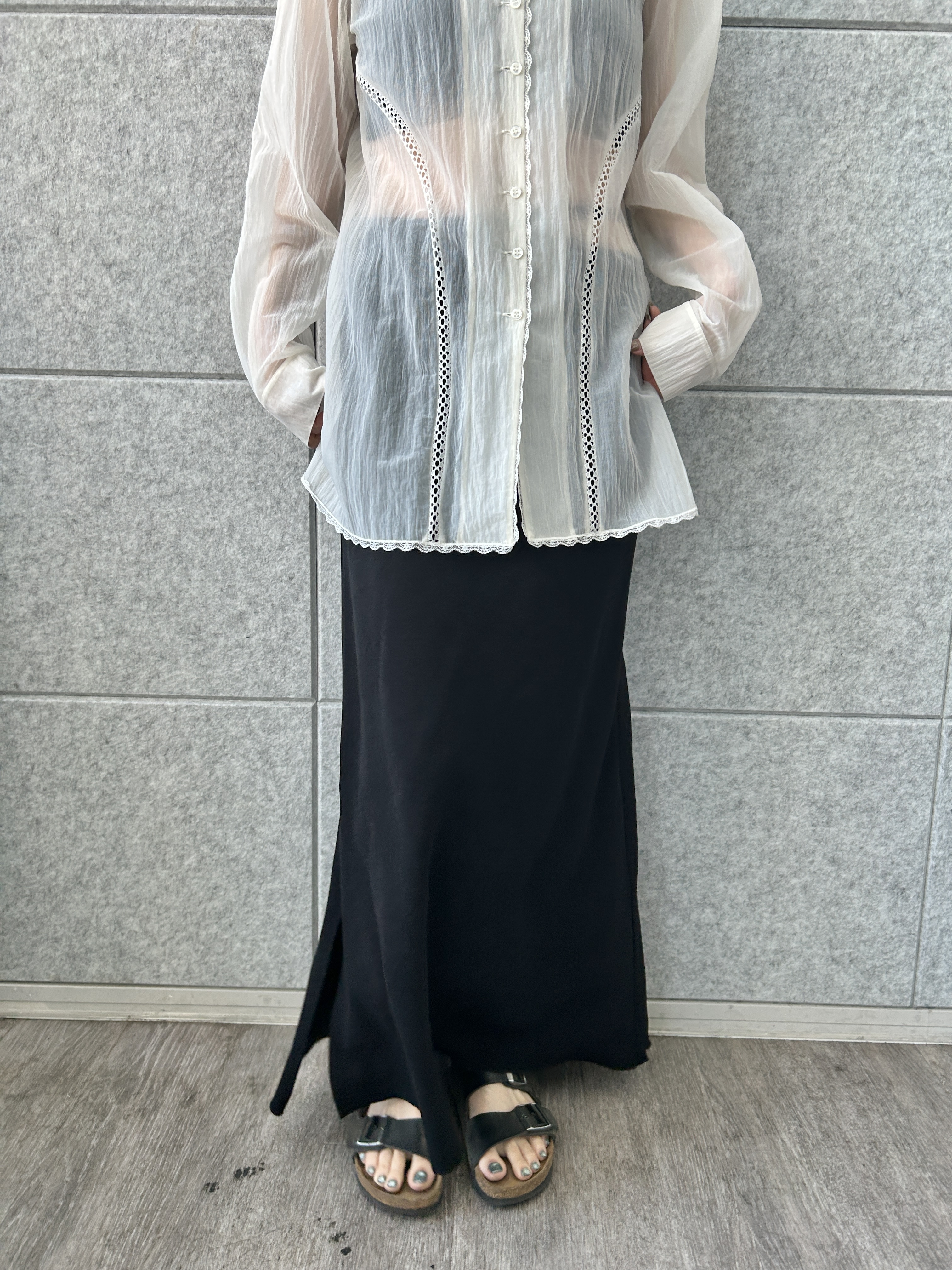 harunaさんの「CODE A｜lace－inset sheer tunic」を使ったコーディネート