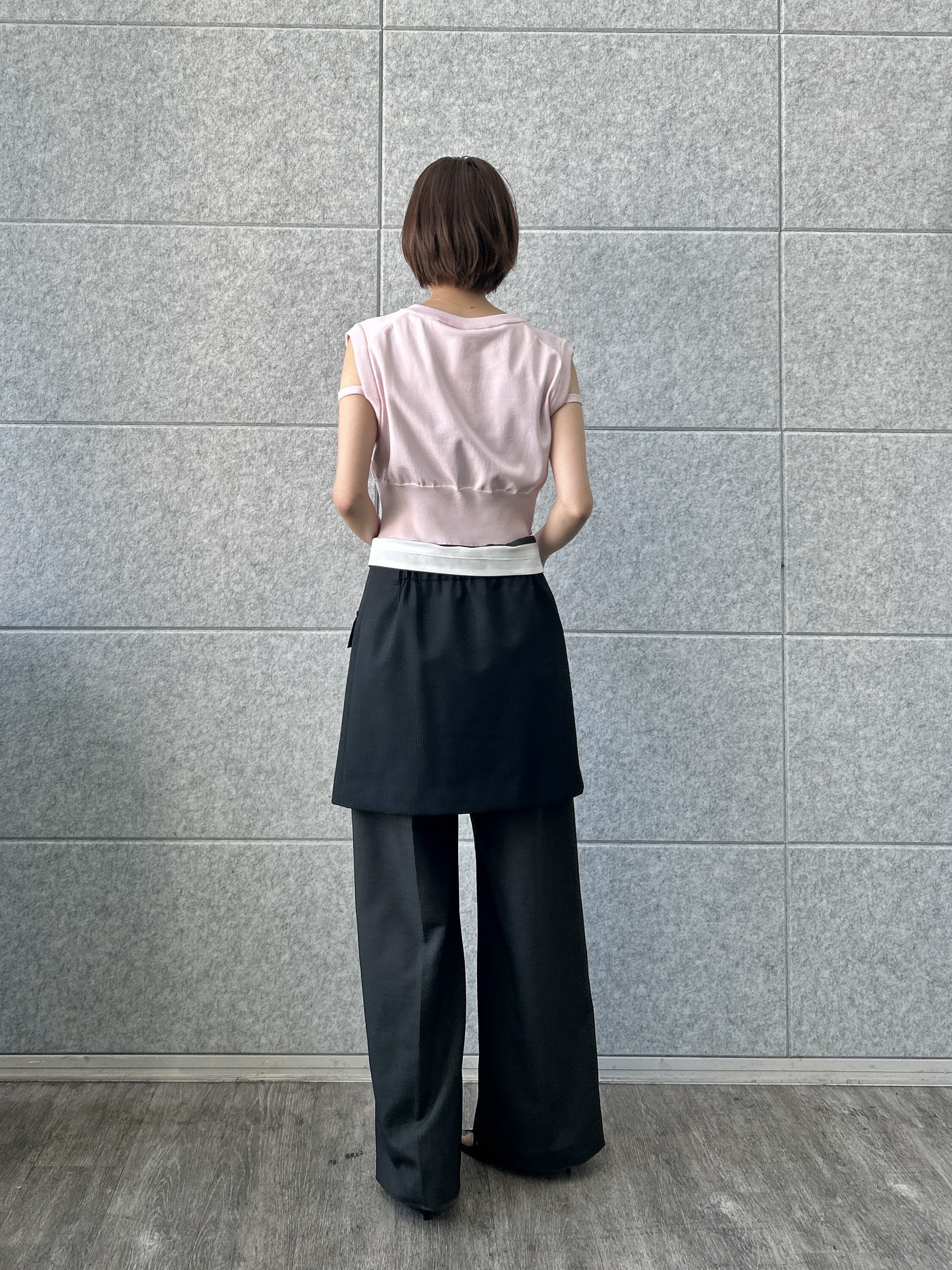 harunaさんの「CODE A｜design short vest」を使ったコーディネート