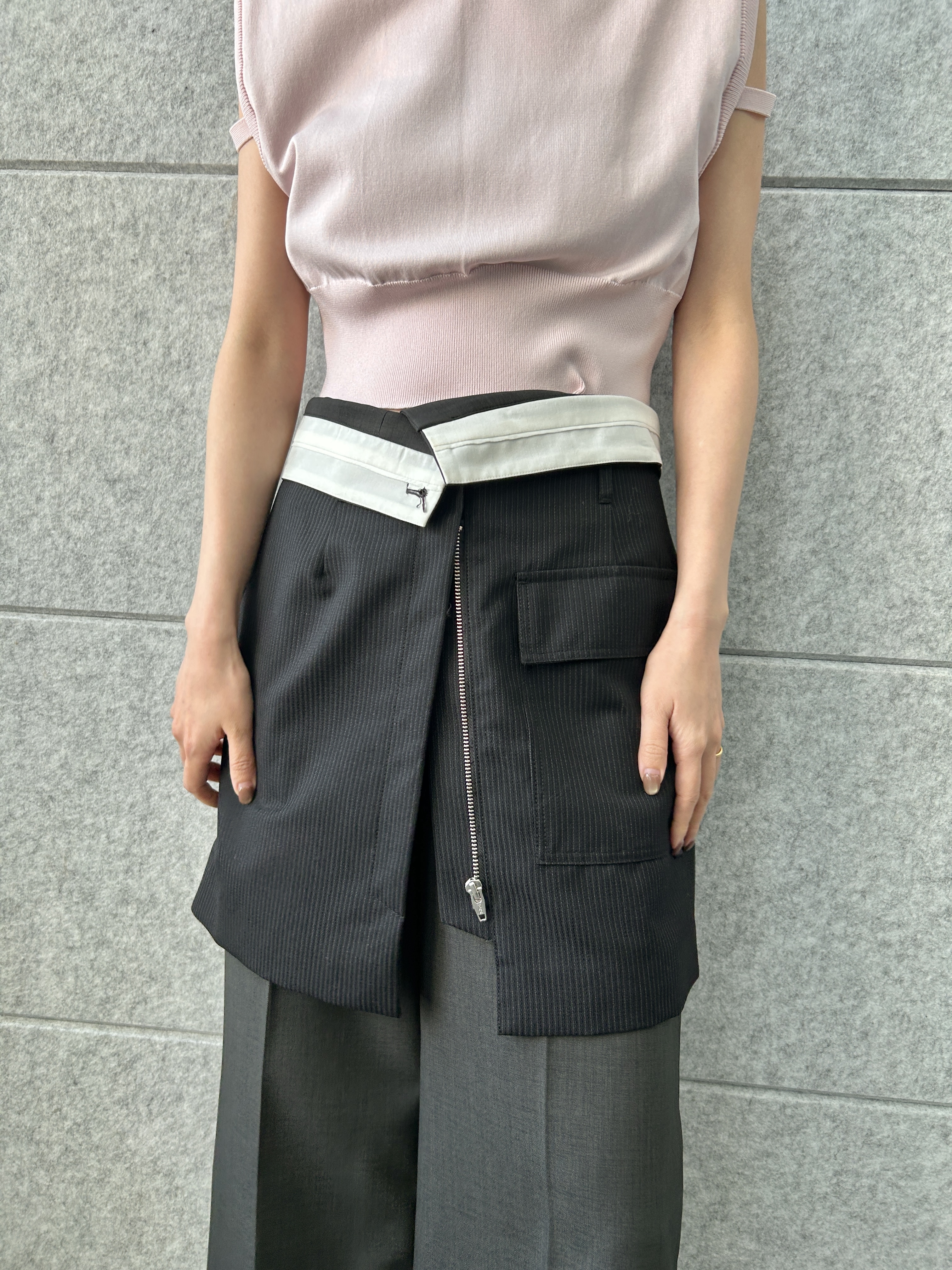 harunaさんの「CODE A｜design short vest」を使ったコーディネート