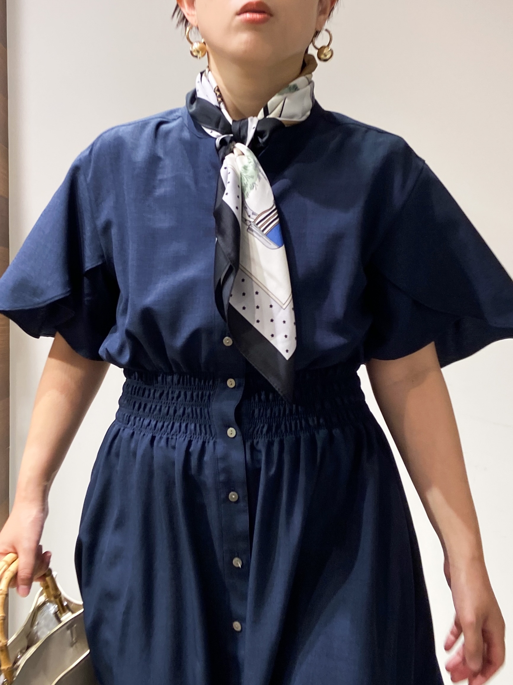 MIHOさんの「OPAQUE.CLIP｜スキッパーシャツワンピース【洗濯機OK／イージーアイロン】」を使ったコーディネート
