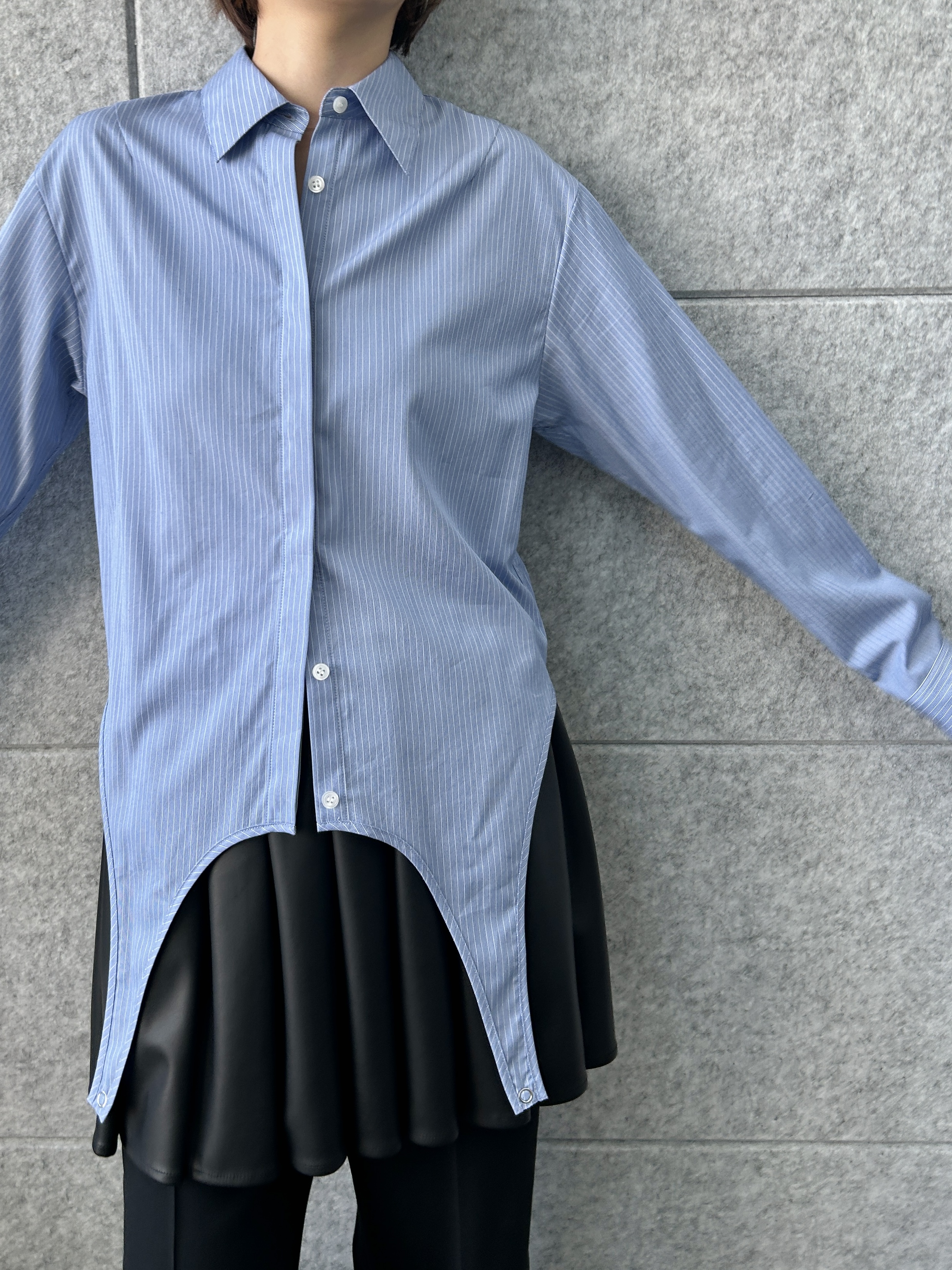 harunaさんの「CODE A｜flap detail stripe shirt」を使ったコーディネート