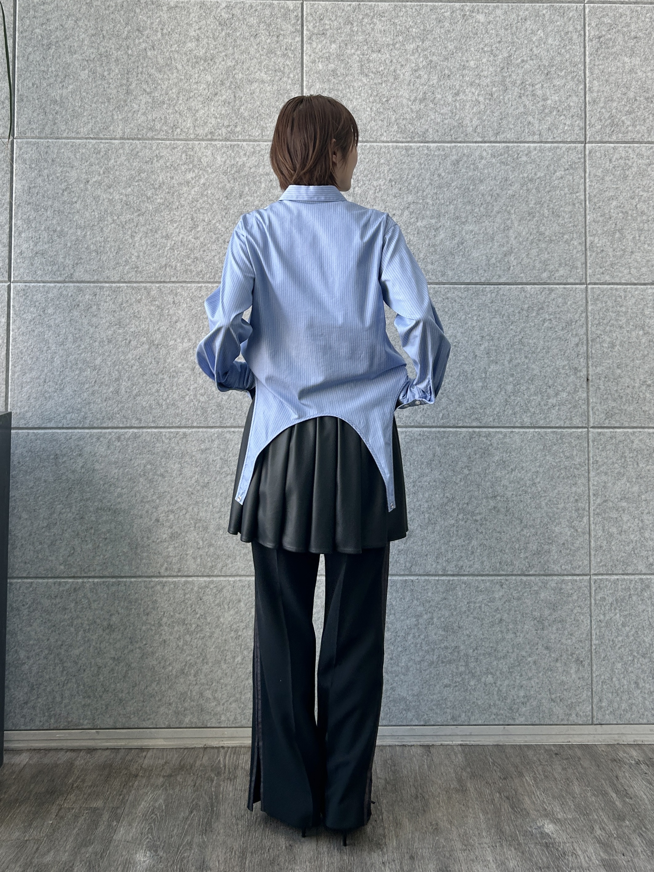harunaさんの「CODE A｜flap detail stripe shirt」を使ったコーディネート