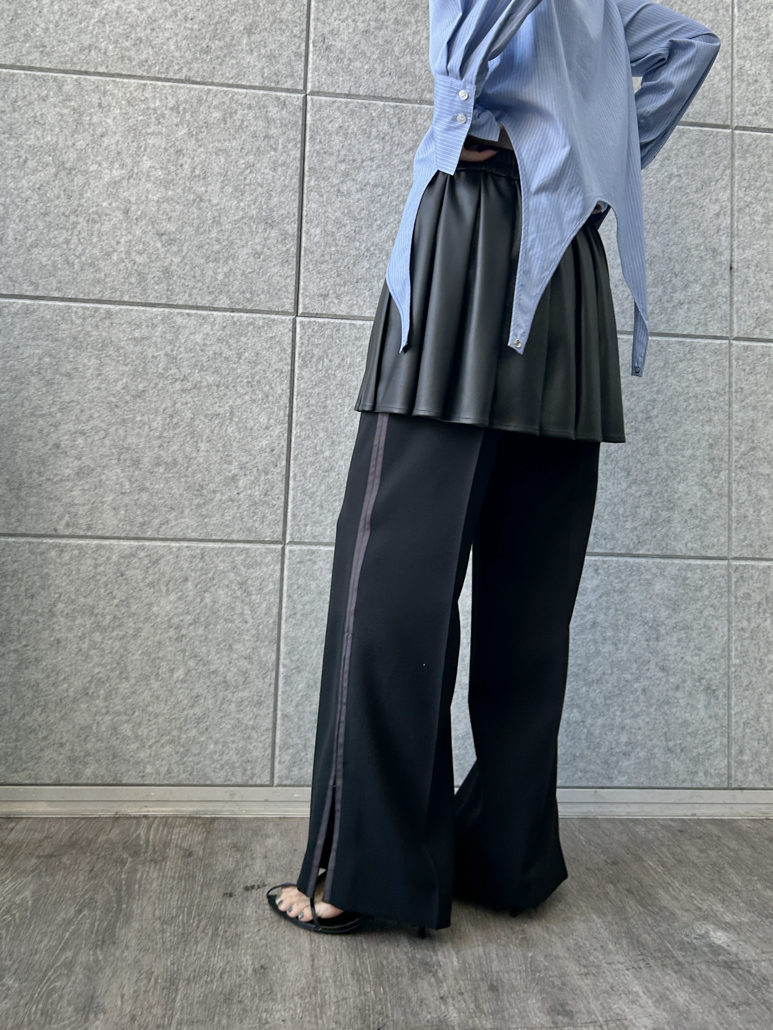 harunaさんの「CODE A｜flap detail stripe shirt」を使ったコーディネート