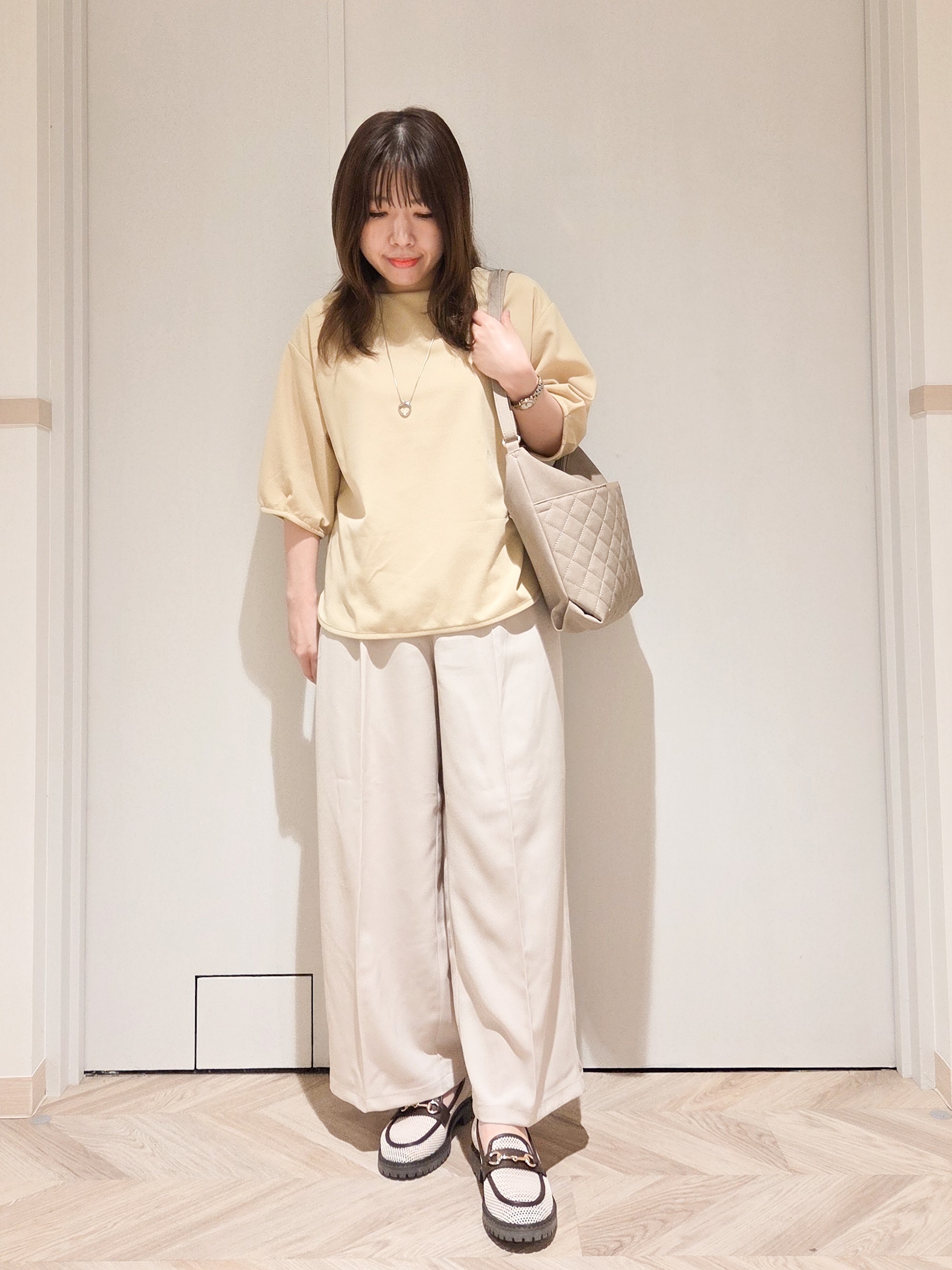 TSUCHIYAさんの「SHOO･LA･RUE｜【2点セット/洗濯機可/S-LL】インせず着られる ネックレス付き 5分袖Ｔシャツ」を使ったコーディネート