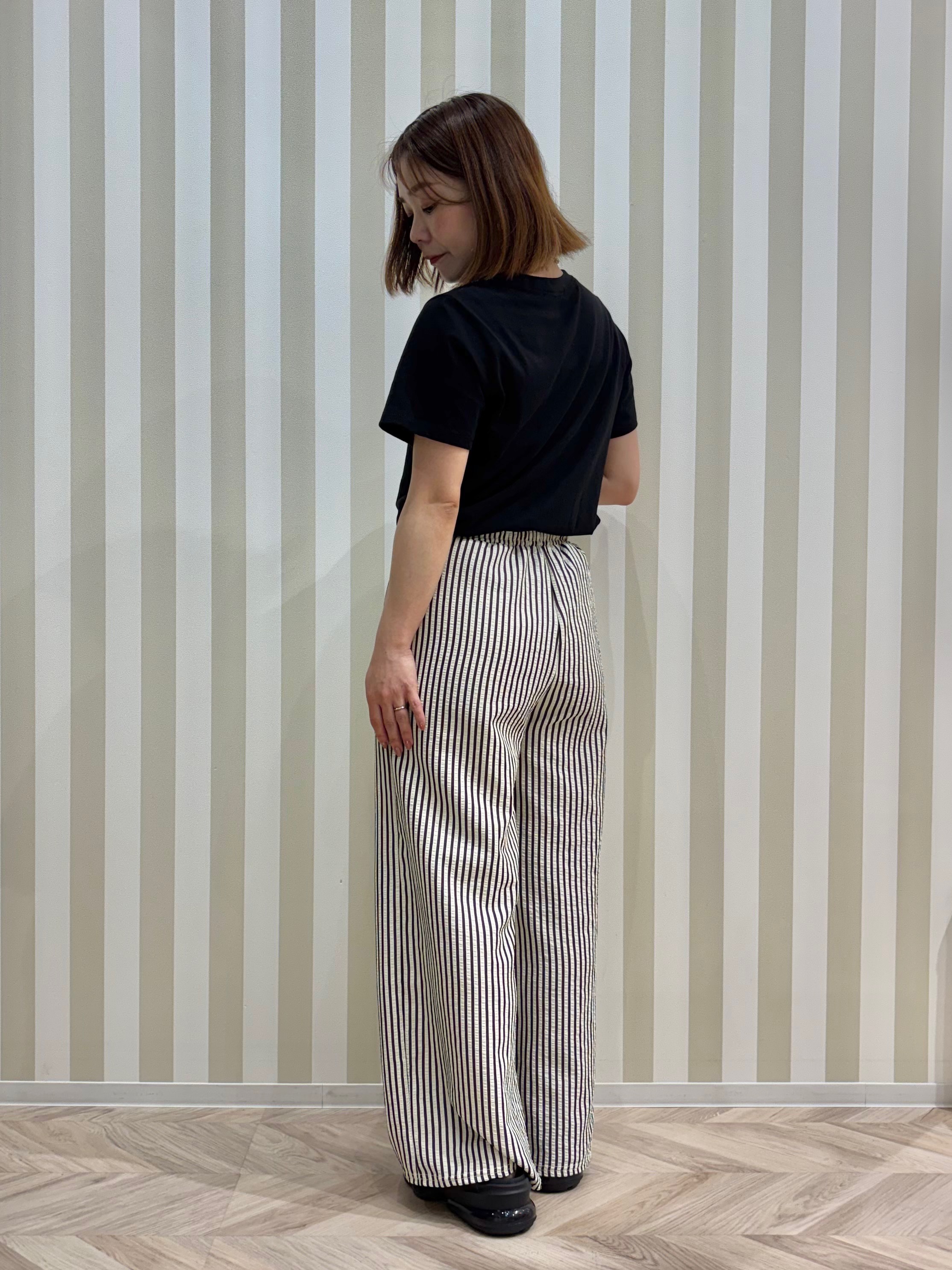 ナギさんの「SHOO･LA･RUE｜【S-LL/洗濯機可】大人のベーシックカラープリントTシャツ」を使ったコーディネート