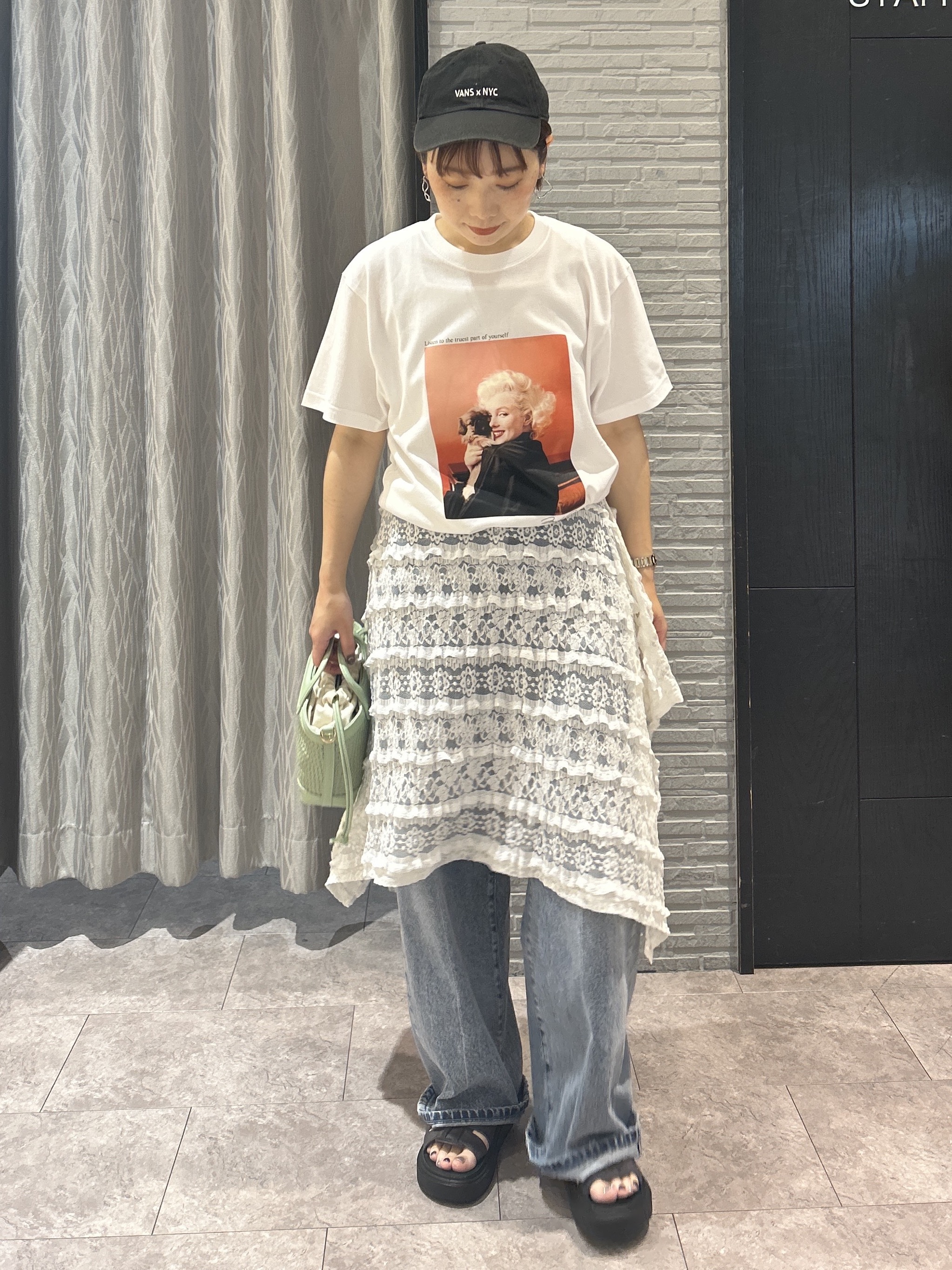 ga_riさんの「THE SHOP TK｜別注マリリン・モンロー / グラフィック半袖Tシャツ」を使ったコーディネート