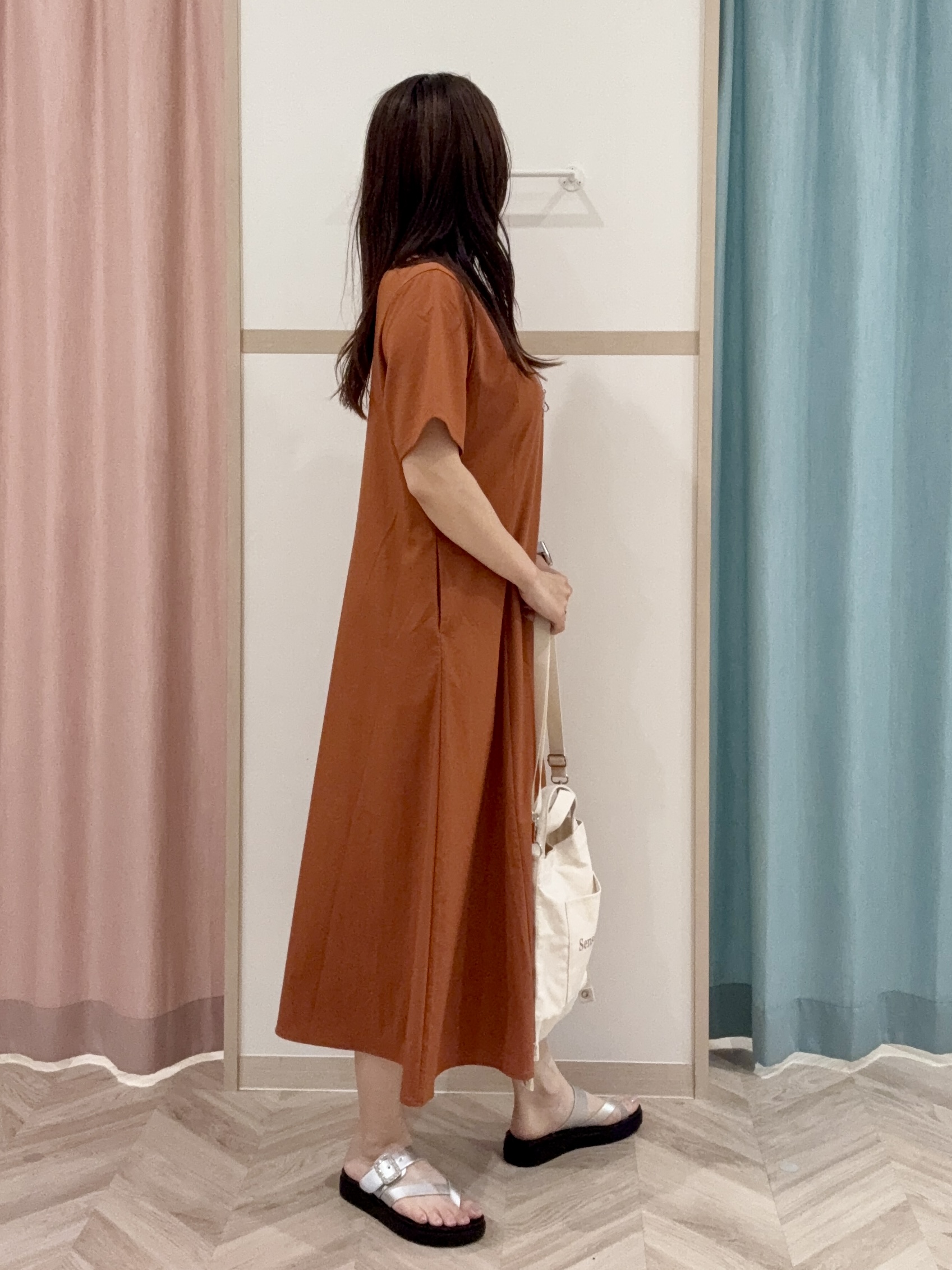 kさんの「SHOO･LA･RUE｜【洗濯後しわになりにくい/S-LL】お顔も手の甲もしっかりカバー　日よけ・指穴付きUVパーカ」を使ったコーディネート