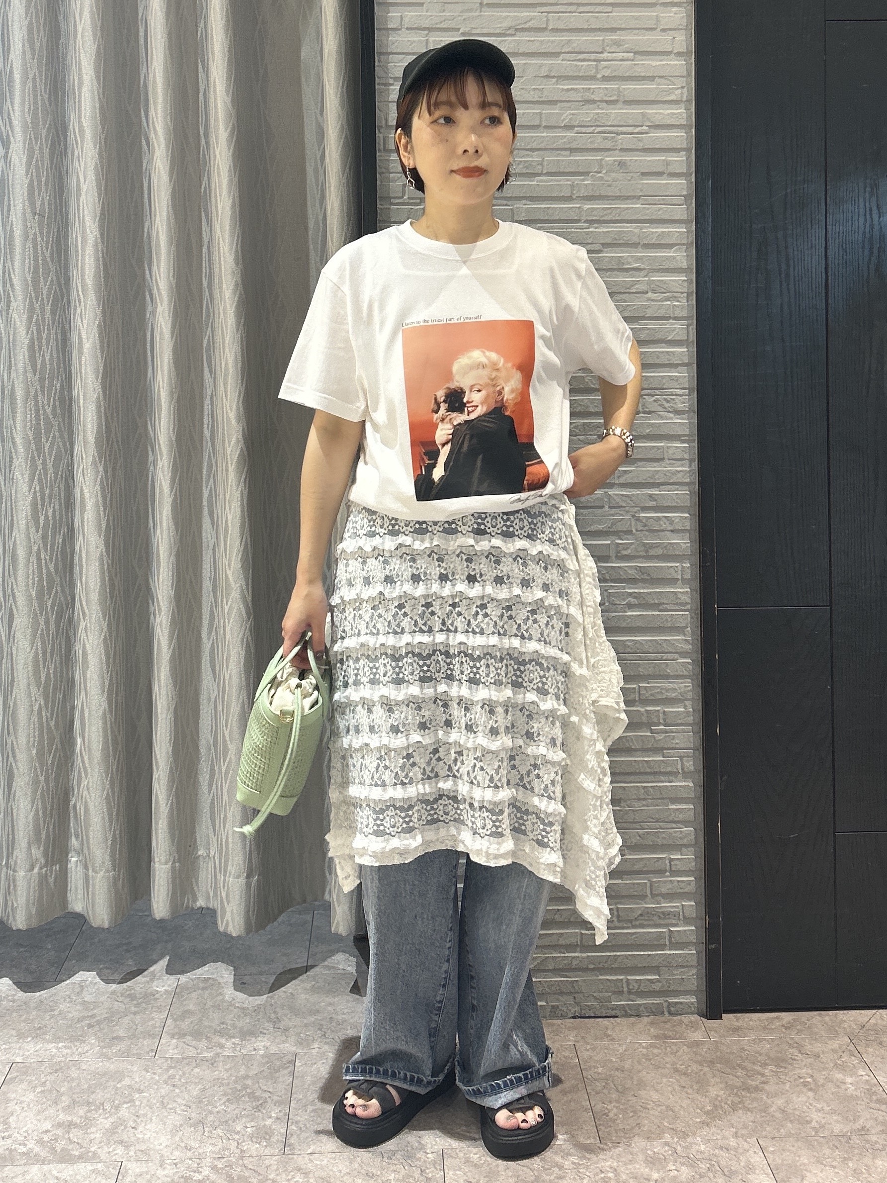 ga_riさんの「THE SHOP TK｜別注マリリン・モンロー / グラフィック半袖Tシャツ」を使ったコーディネート
