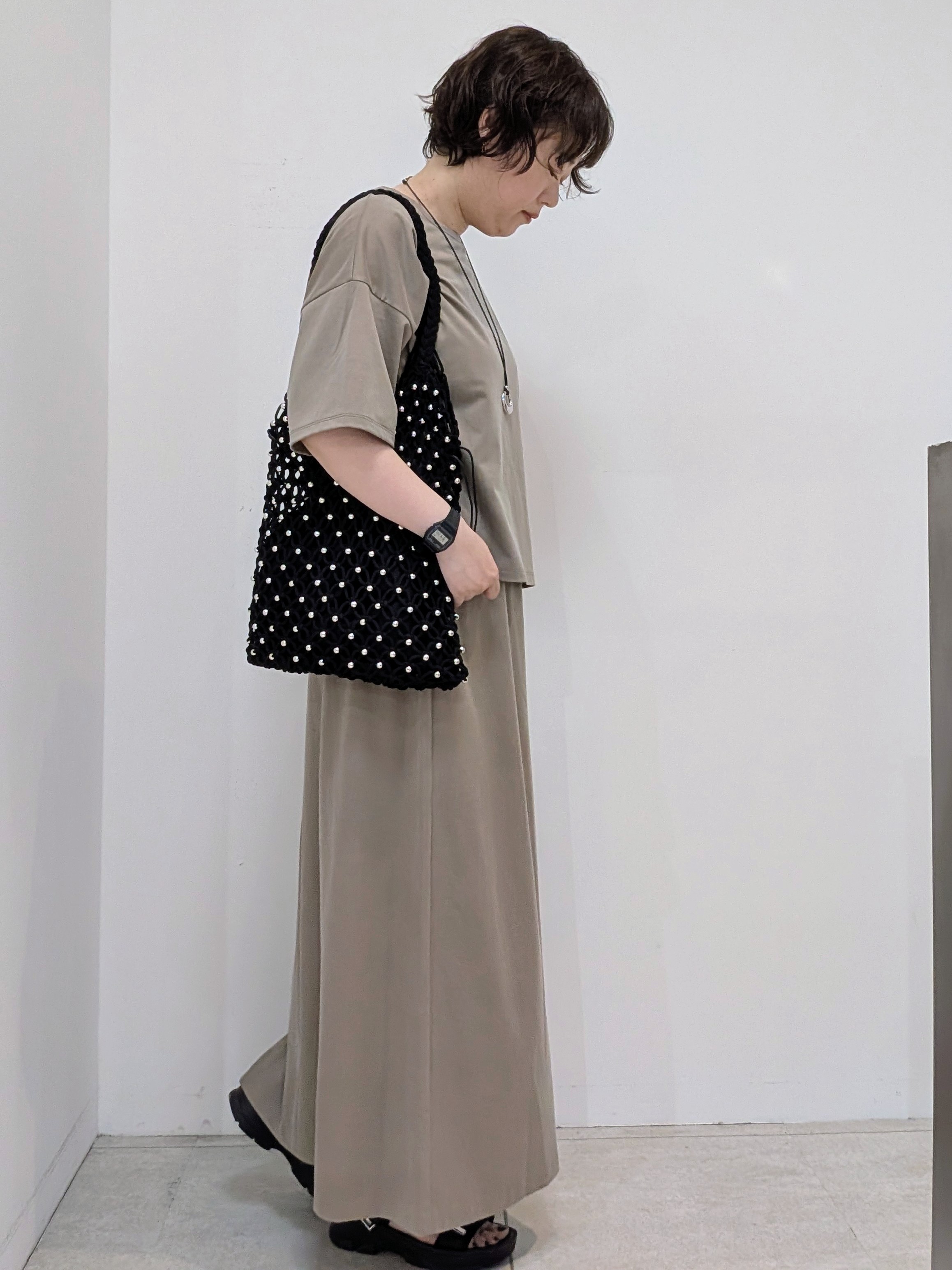いこさんの「UNTITLED｜【きれいめTシャツ/セットアップ可】ヴィンテージライクプルオーバー」を使ったコーディネート