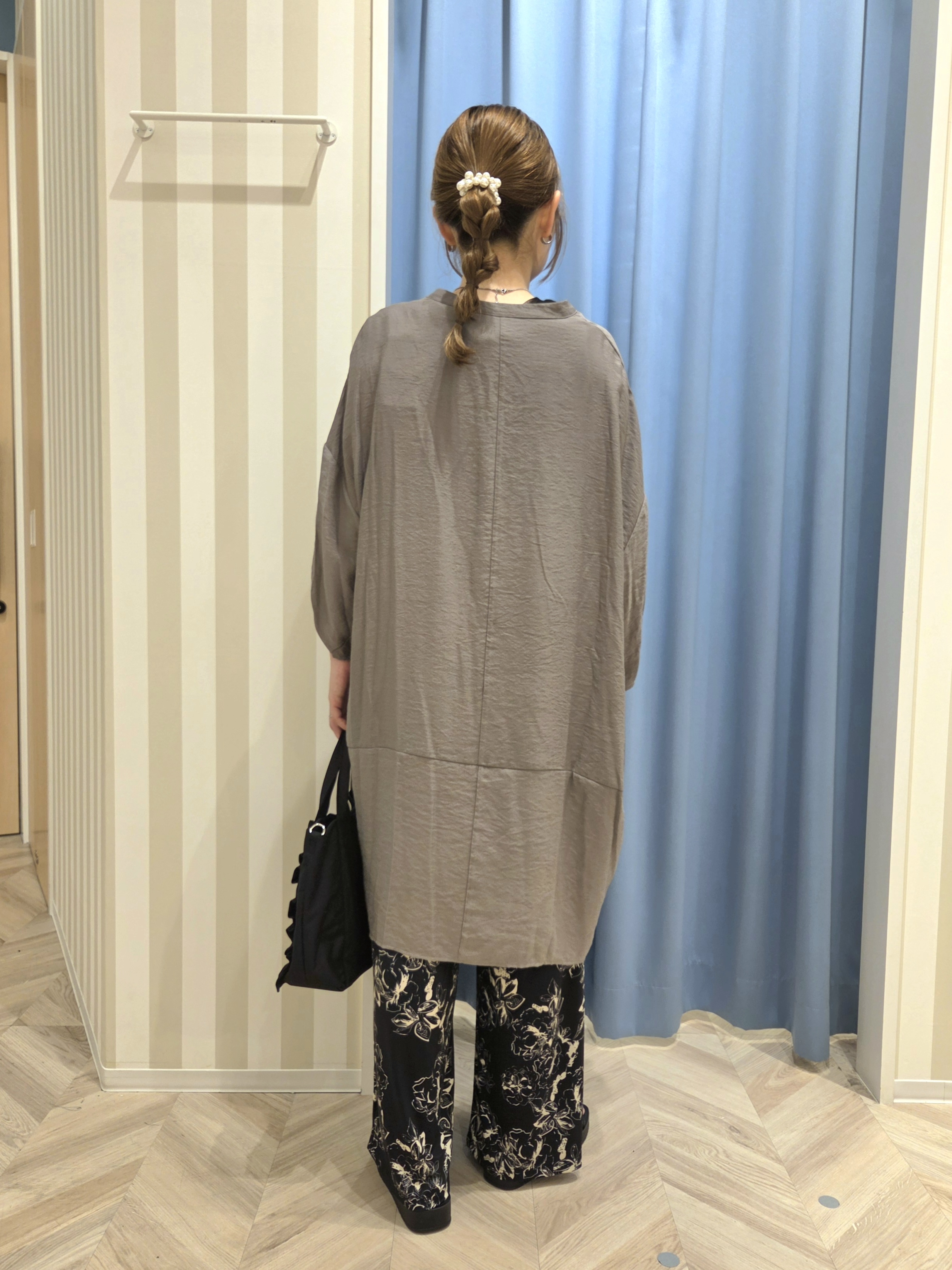 Ikumiさんの「SHOO･LA･RUE｜【S-LL/洗濯後しわになりにくい】ゆるっと体型カバー 7分袖コクーンチュニック」を使ったコーディネート