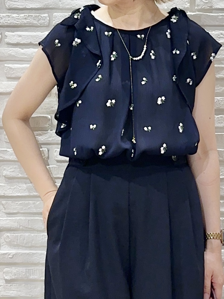 Hana...eさんの「index｜2wayフリルリボン刺繍ブラウス【洗濯機OK／イージーアイロン】」を使ったコーディネート