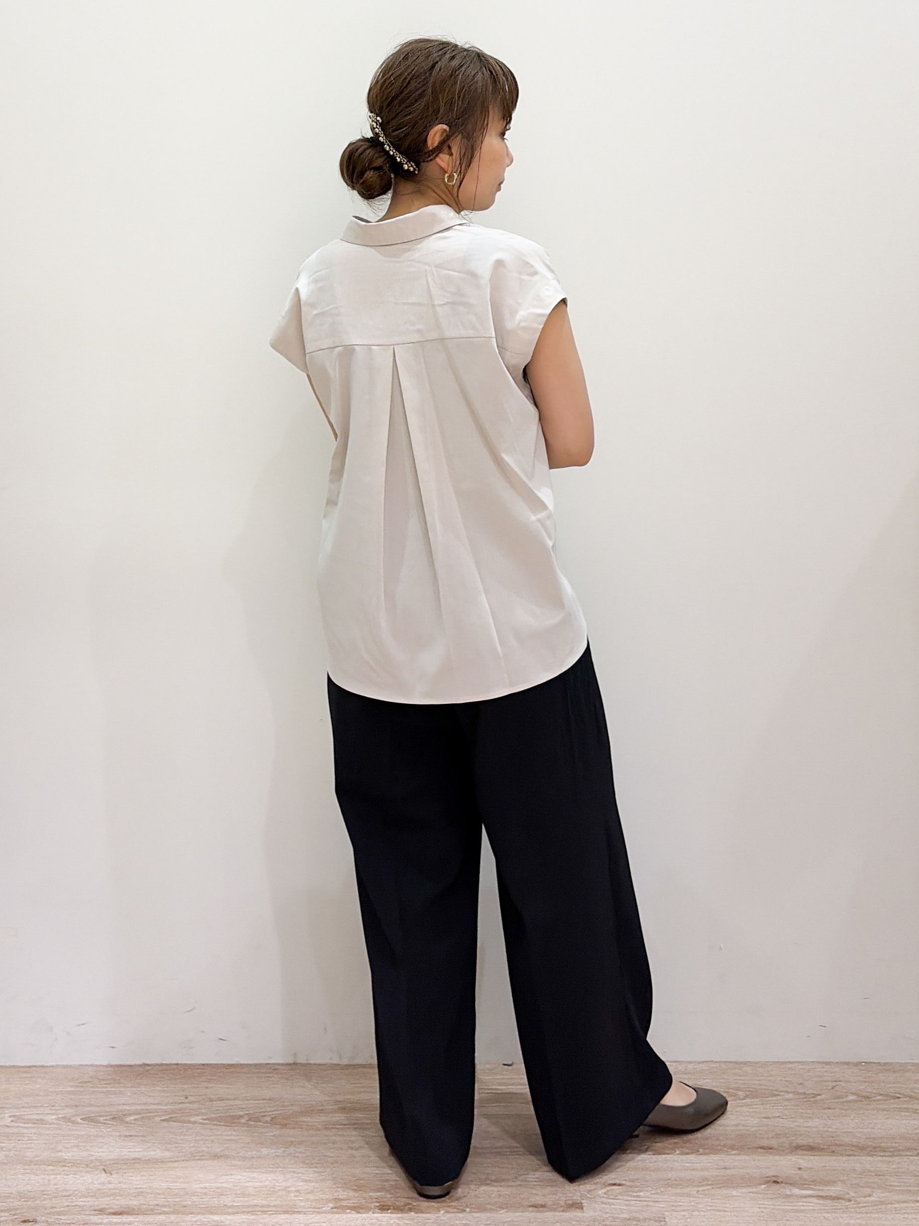 risayanさんの「OPAQUE.CLIP｜タックペプラムブラウス【洗濯機OK】」を使ったコーディネート