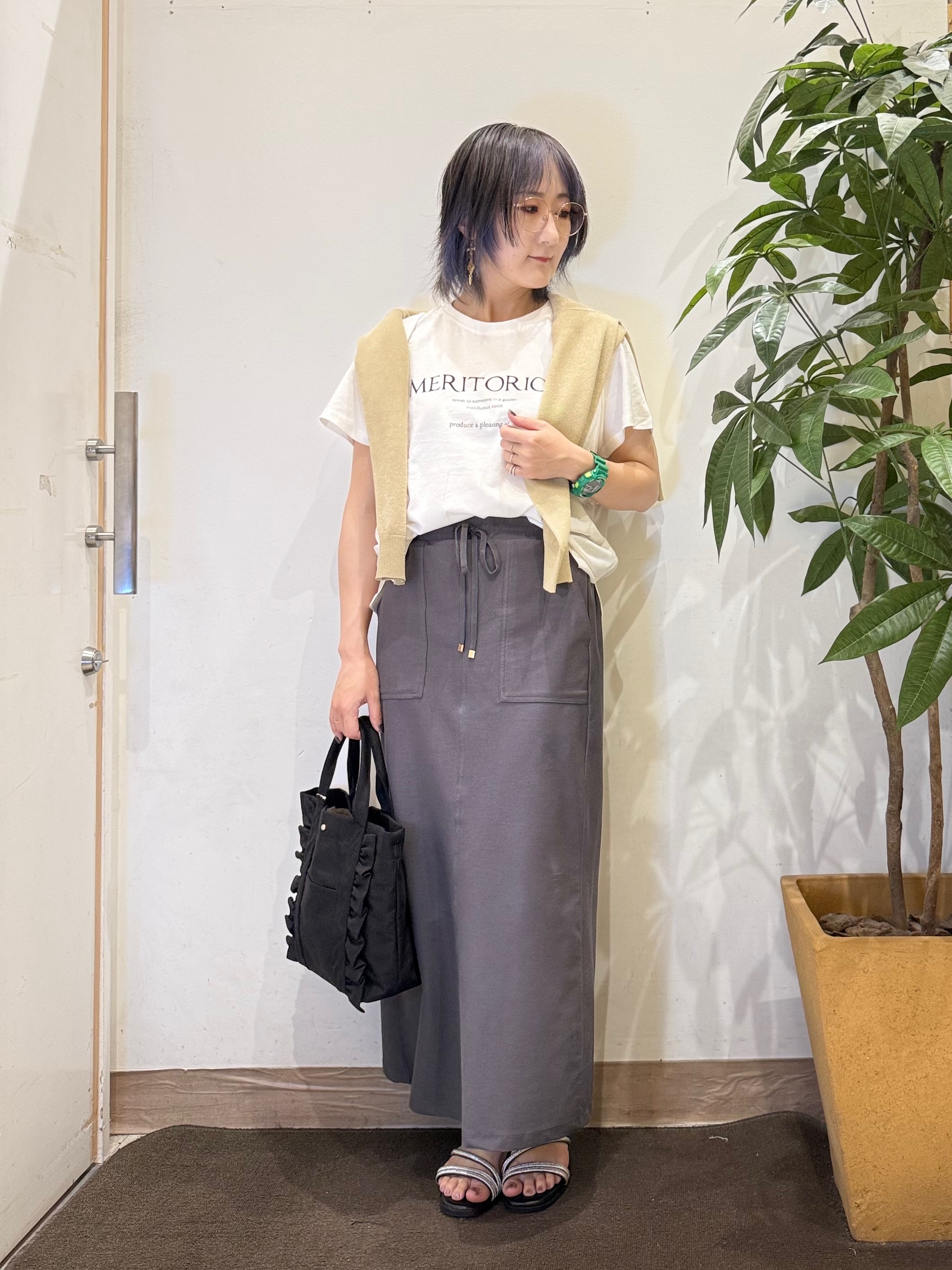 misakiさんの「SHOO･LA･RUE｜【通気性〇/洗濯機可/S-LL】シアーラメカーディガン」を使ったコーディネート