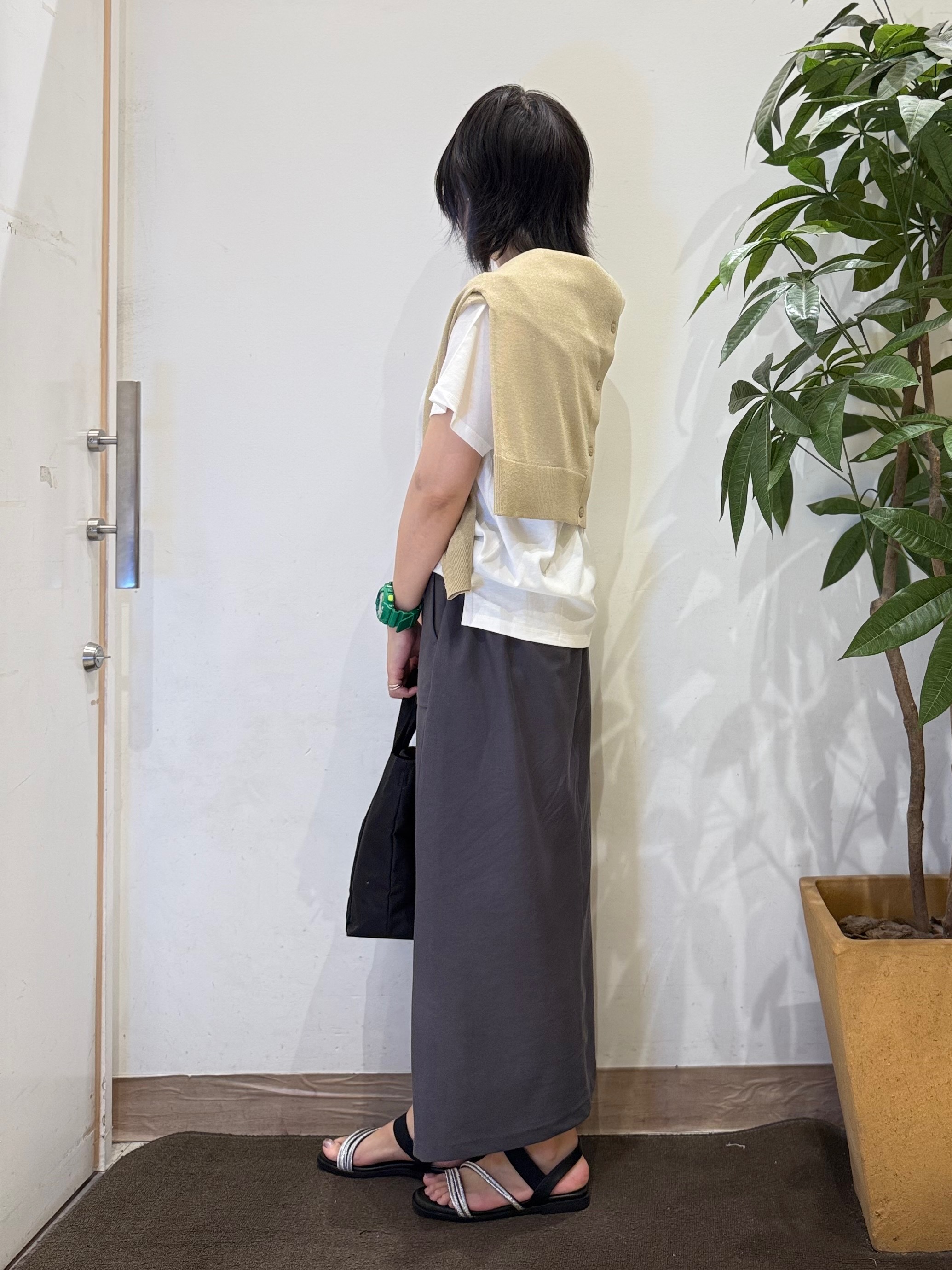 misakiさんの「SHOO･LA･RUE｜【通気性〇/洗濯機可/S-LL】シアーラメカーディガン」を使ったコーディネート