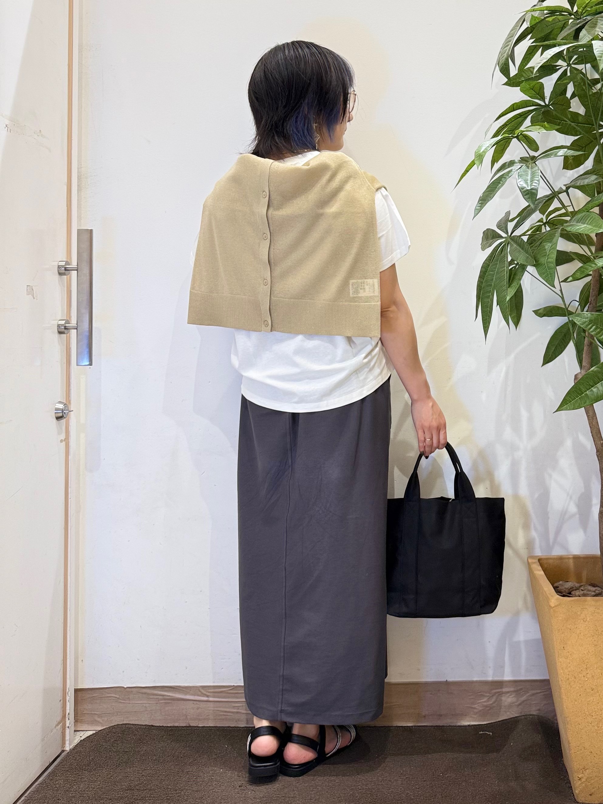 misakiさんの「SHOO･LA･RUE｜【通気性〇/洗濯機可/S-LL】シアーラメカーディガン」を使ったコーディネート