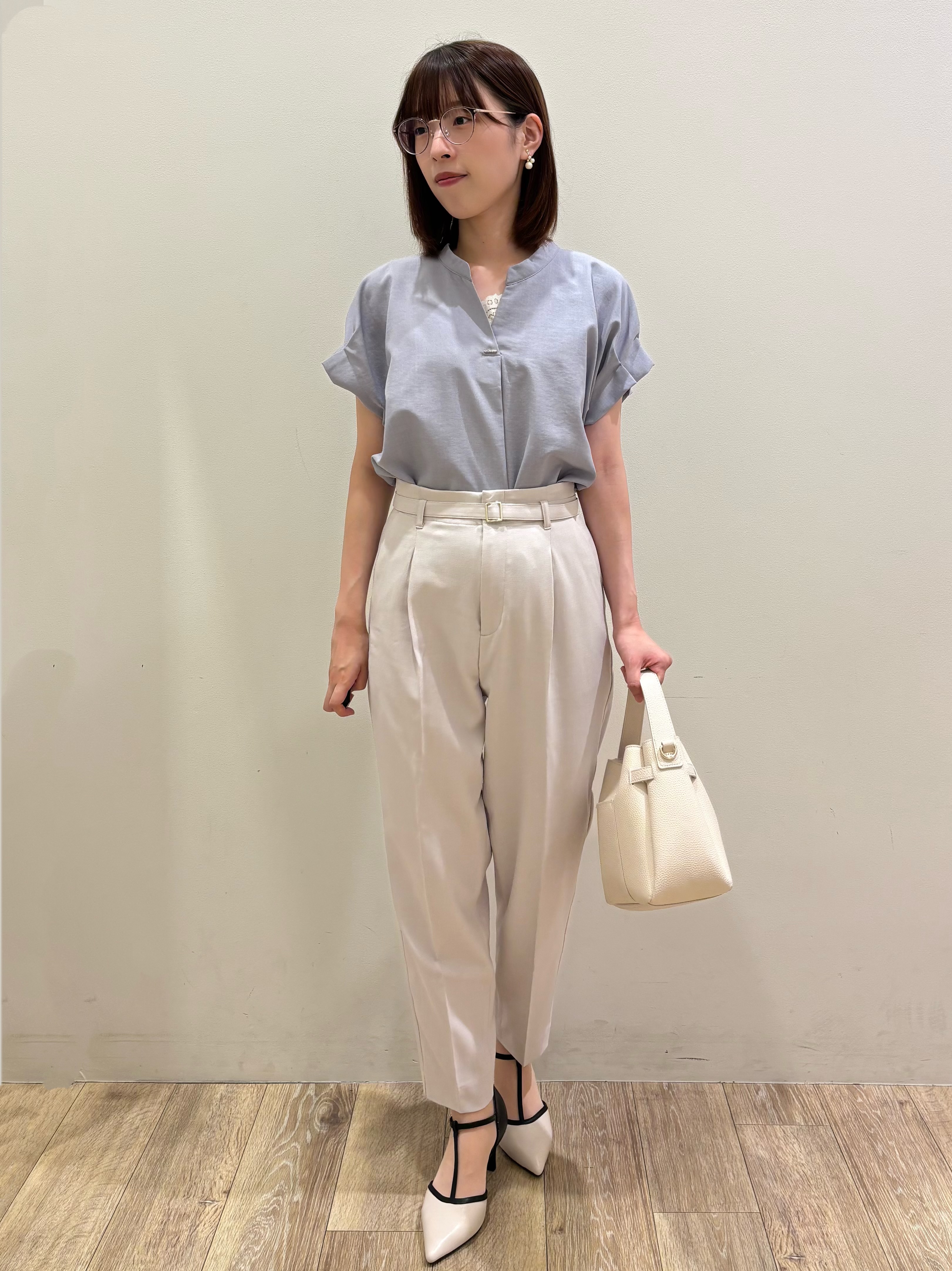 honamiさんの「index｜【接触冷感／吸水速乾】タックスキッパーブラウス《防シワ／イージーアイロン／洗濯機OK／9col》」を使ったコーディネート