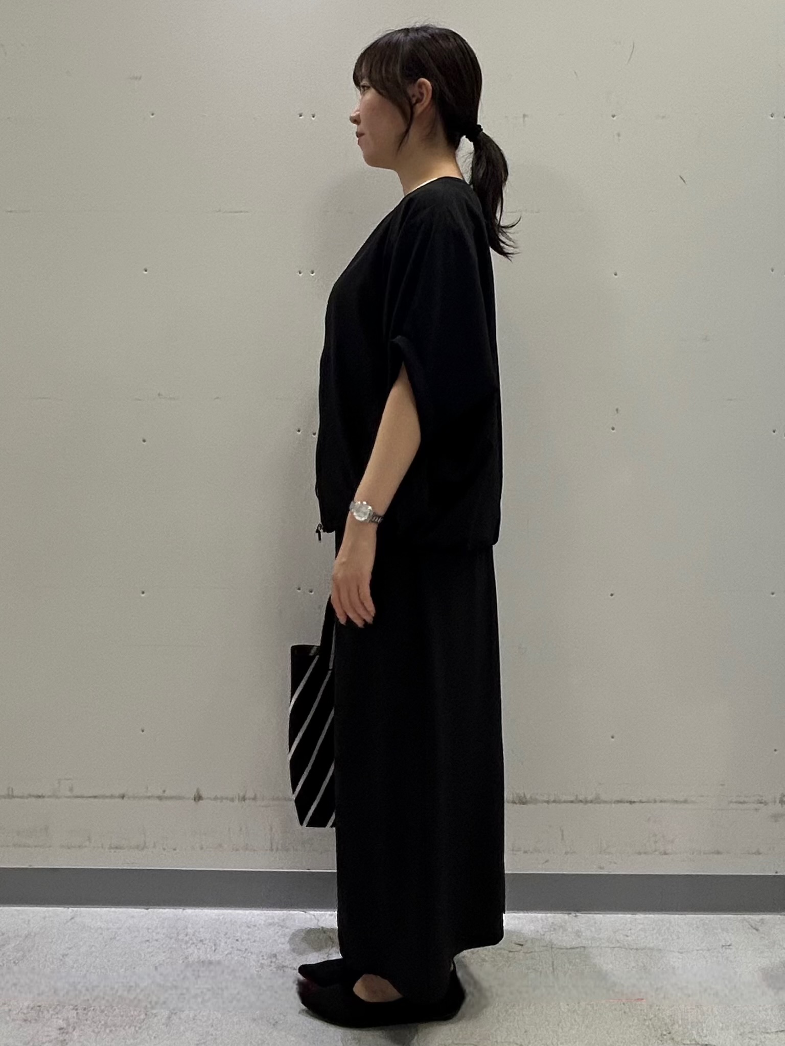 noeさんの「INDIVI｜【夏羽織り/着る日傘】ドルマンフォルムブルゾン」を使ったコーディネート