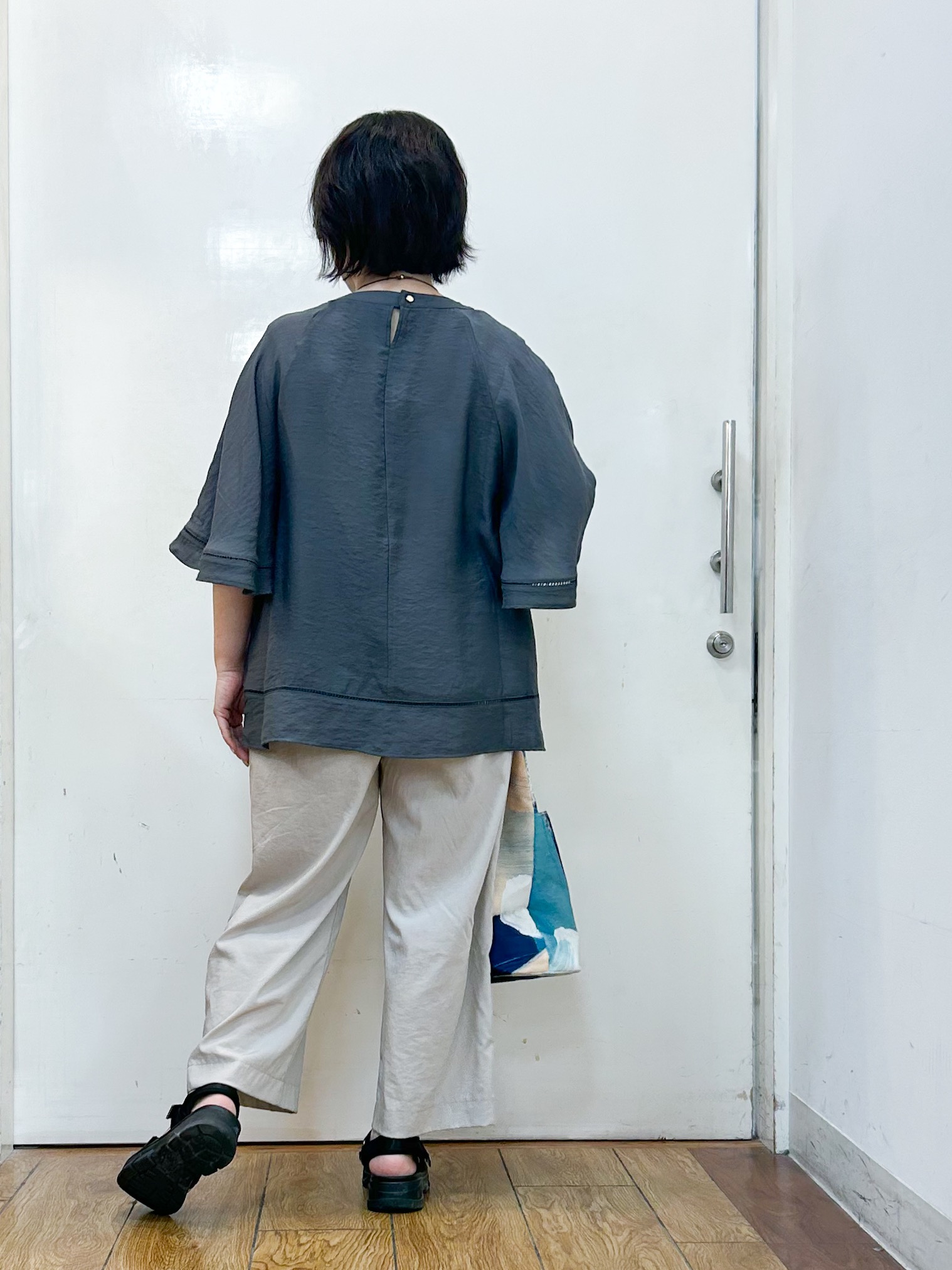 haruさんの「SHOO･LA･RUE｜【S-LL/洗濯機可/体型カバー】はしごレースがポイント スラブポンチョ風ブラウス」を使ったコーディネート