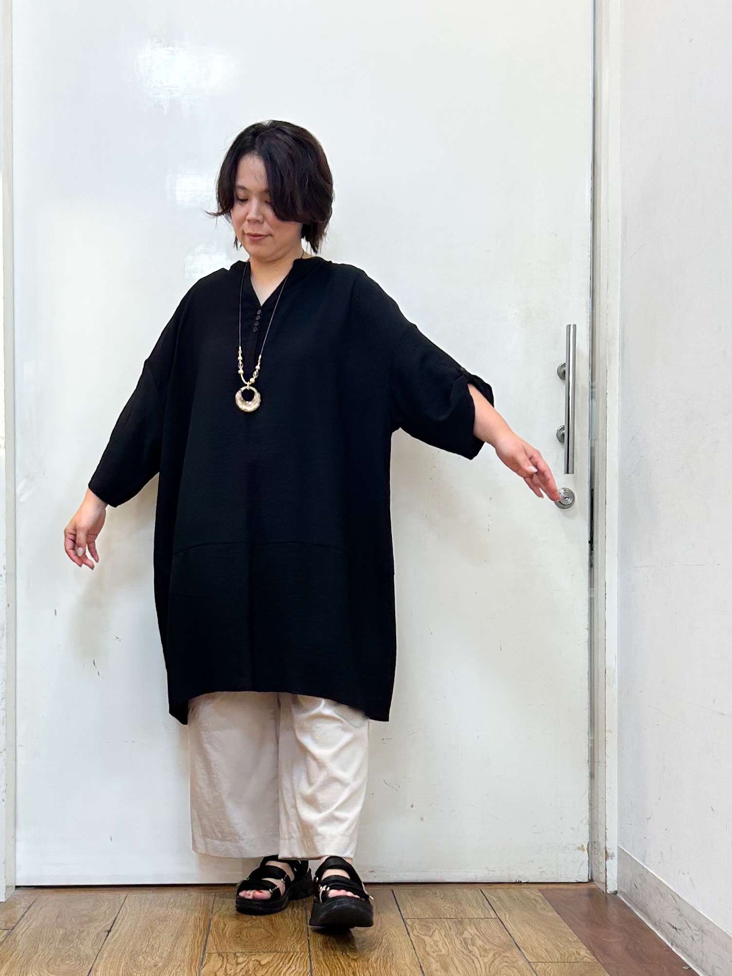haruさんの「SHOO･LA･RUE｜【S-LL/洗濯後しわになりにくい】ゆるっと体型カバー 7分袖コクーンチュニック」を使ったコーディネート