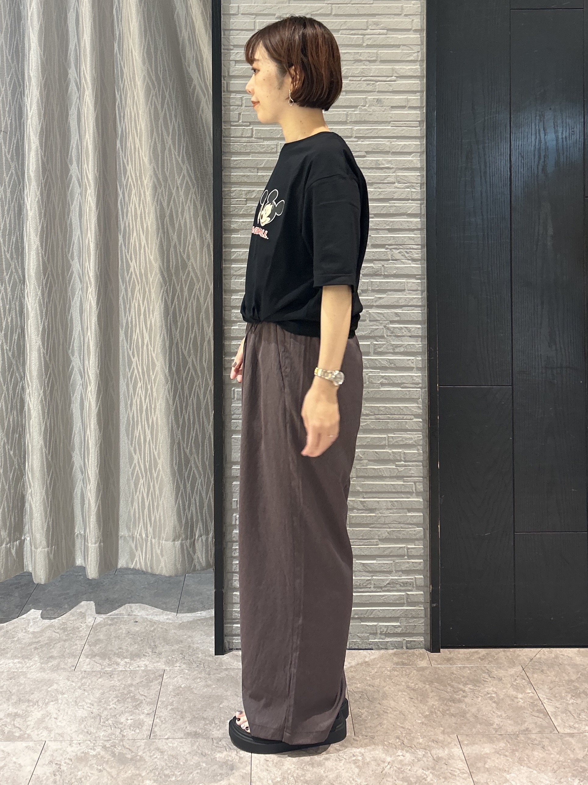 ga_riさんの「THE SHOP TK｜【Disney】【MLB】スペシャルデザイン半袖Tシャツ」を使ったコーディネート