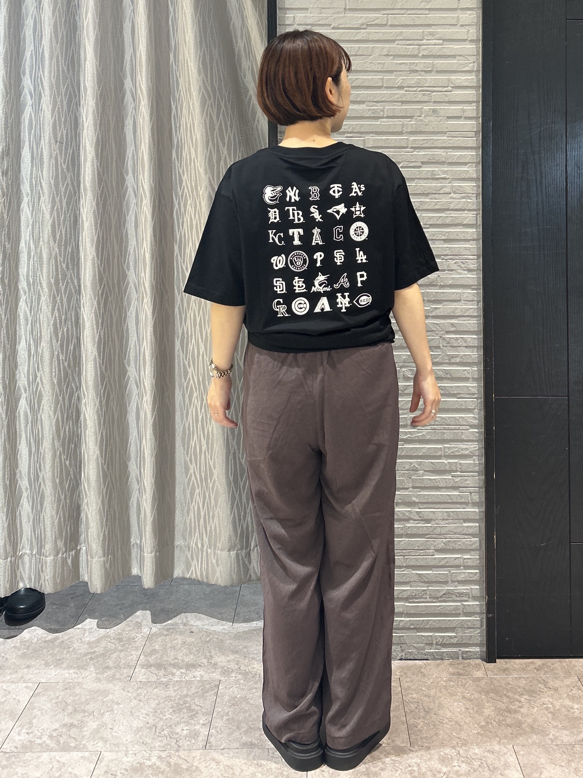 ga_riさんの「THE SHOP TK｜【Disney】【MLB】スペシャルデザイン半袖Tシャツ」を使ったコーディネート