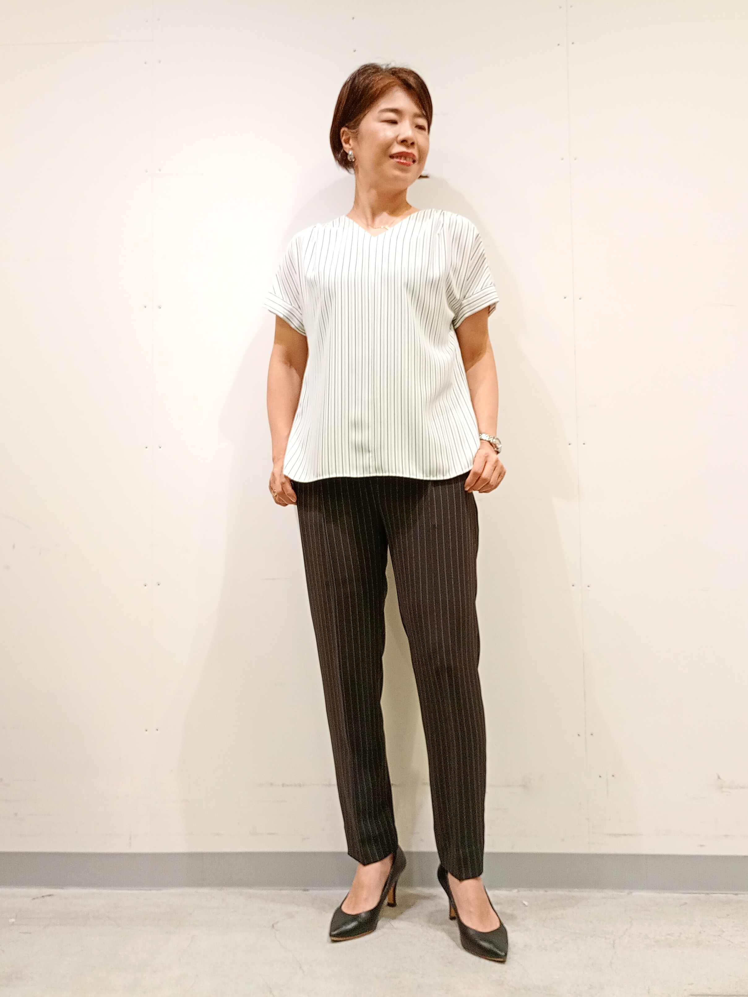 Kさんの「INDIVI｜【洗える／スーツインナー／UVケア】Vネックストライプブラウス」を使ったコーディネート