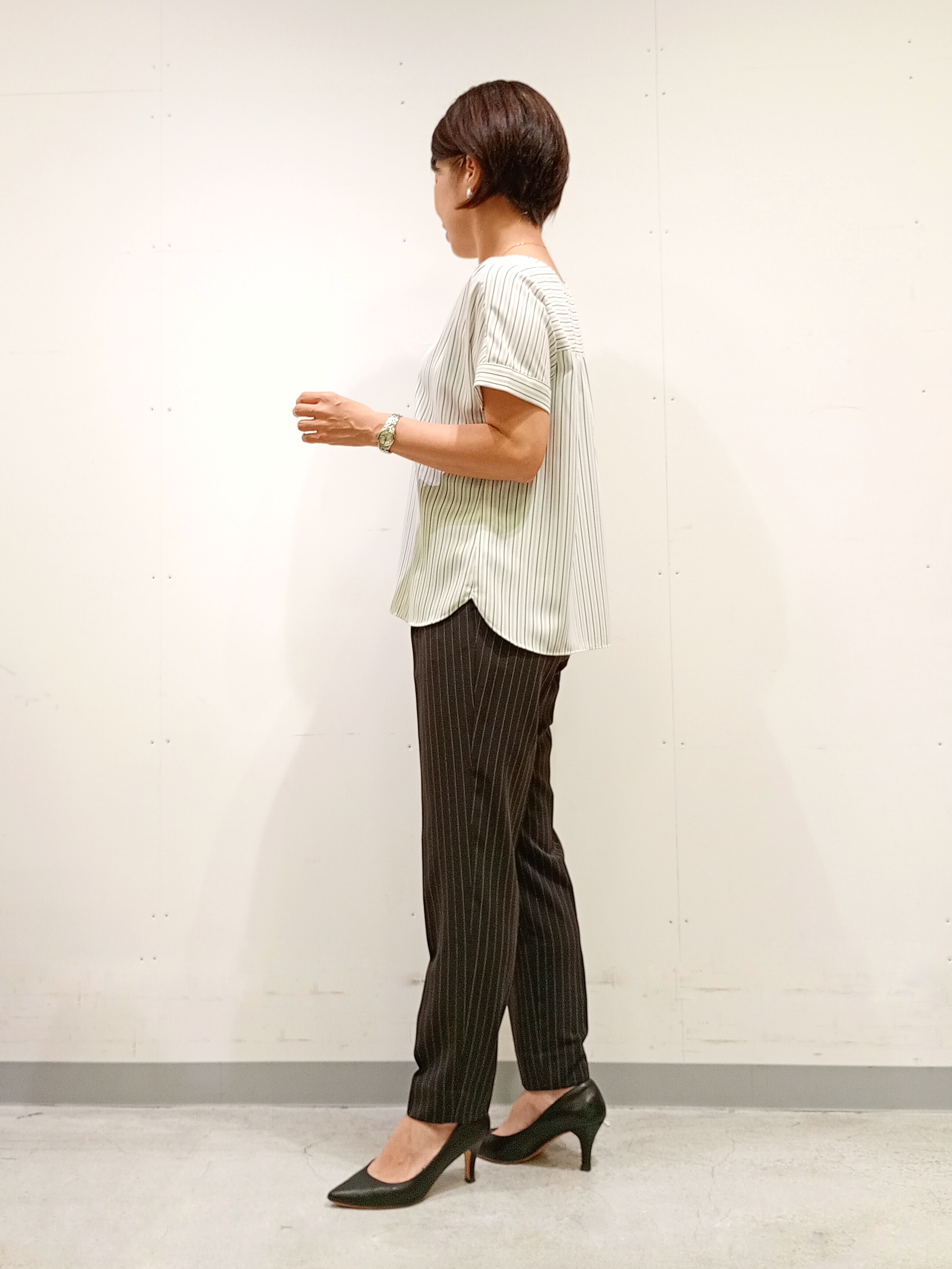 Kさんの「INDIVI｜【洗える／スーツインナー／UVケア】Vネックストライプブラウス」を使ったコーディネート